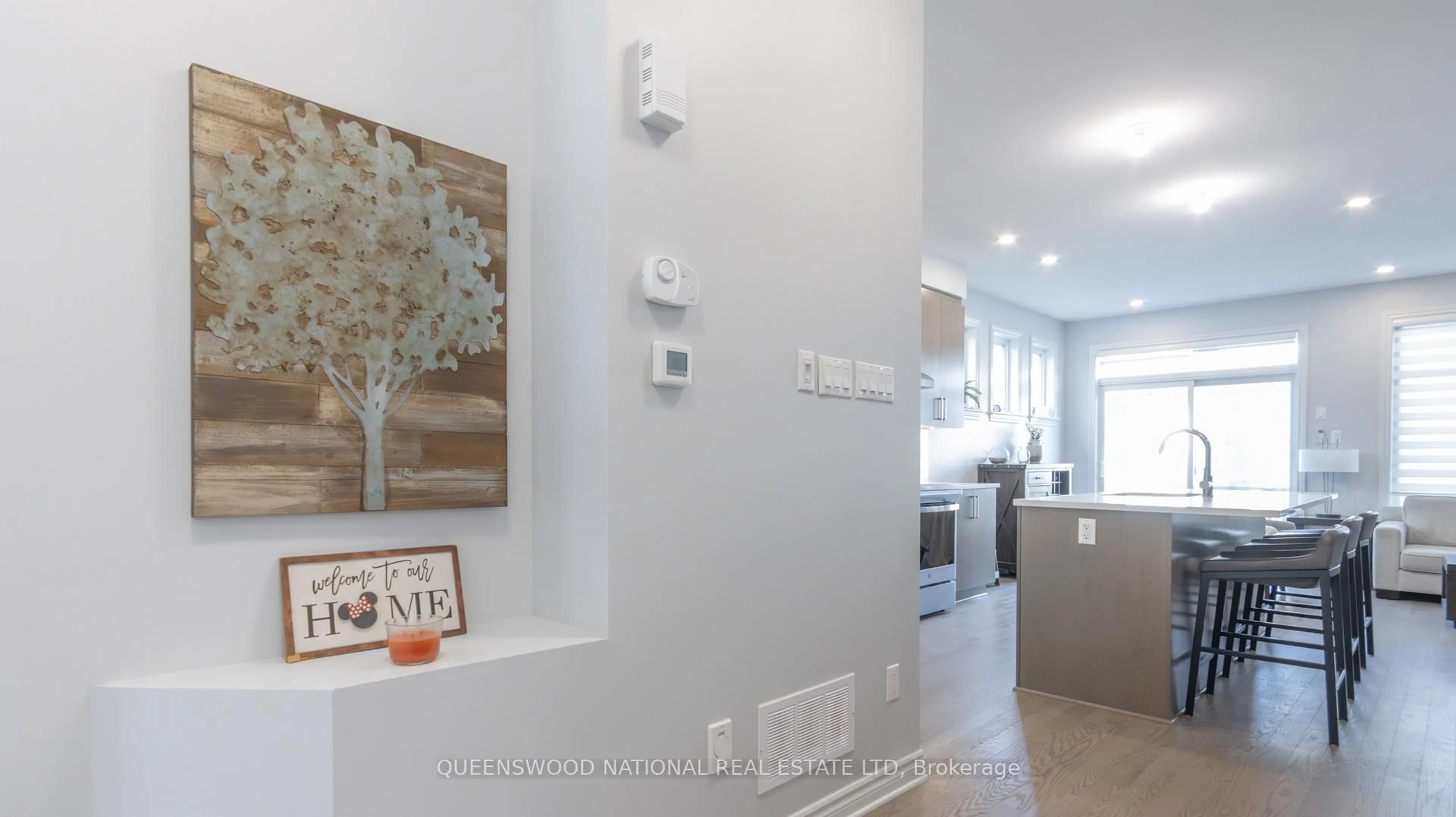 Indoor entryway for 551 Cardamom Terr, Stittsville Ontario K2S 2Y1
