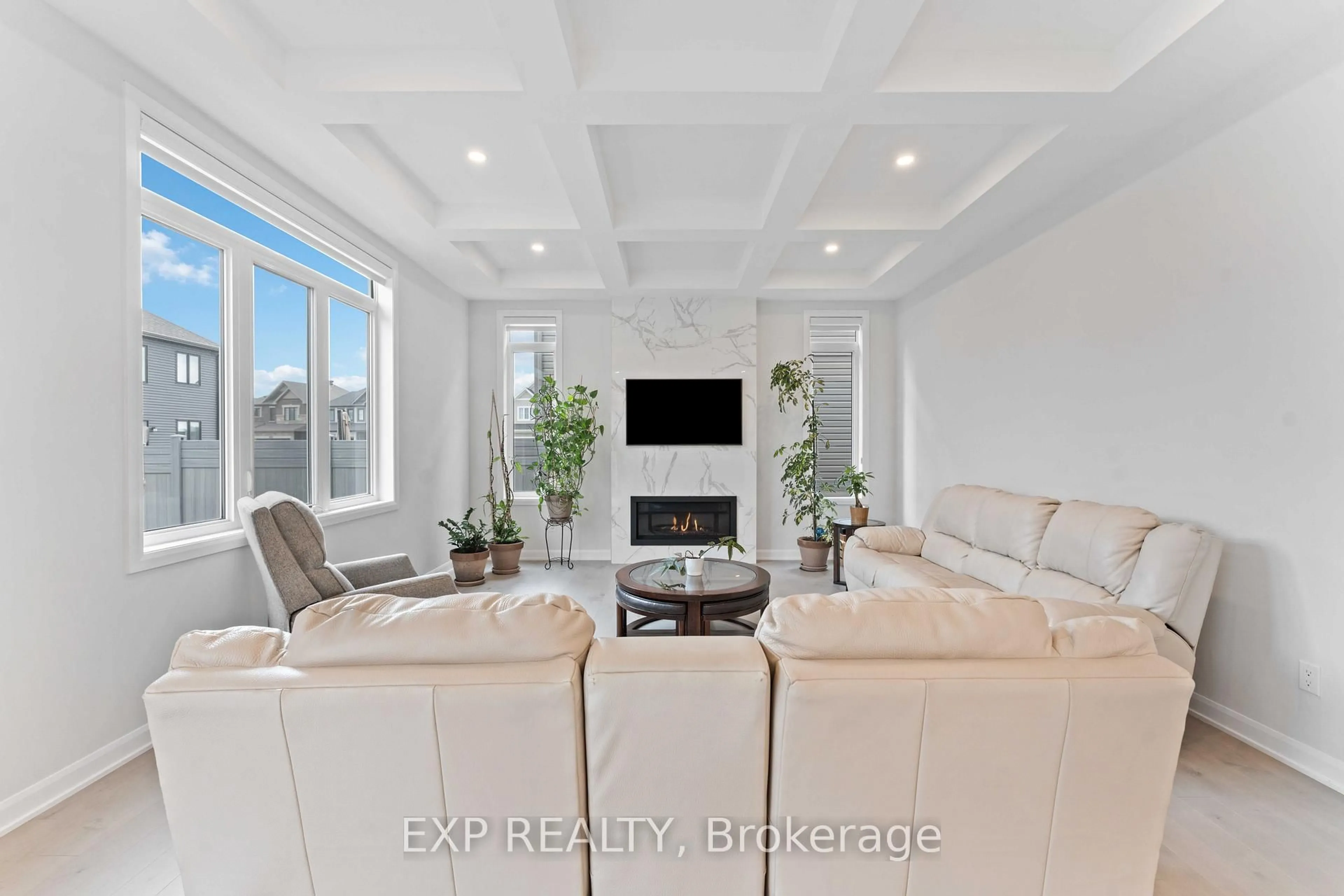 Living room with furniture, unknown for 700 Coast Circ, Manotick Ontario K4M 0N2