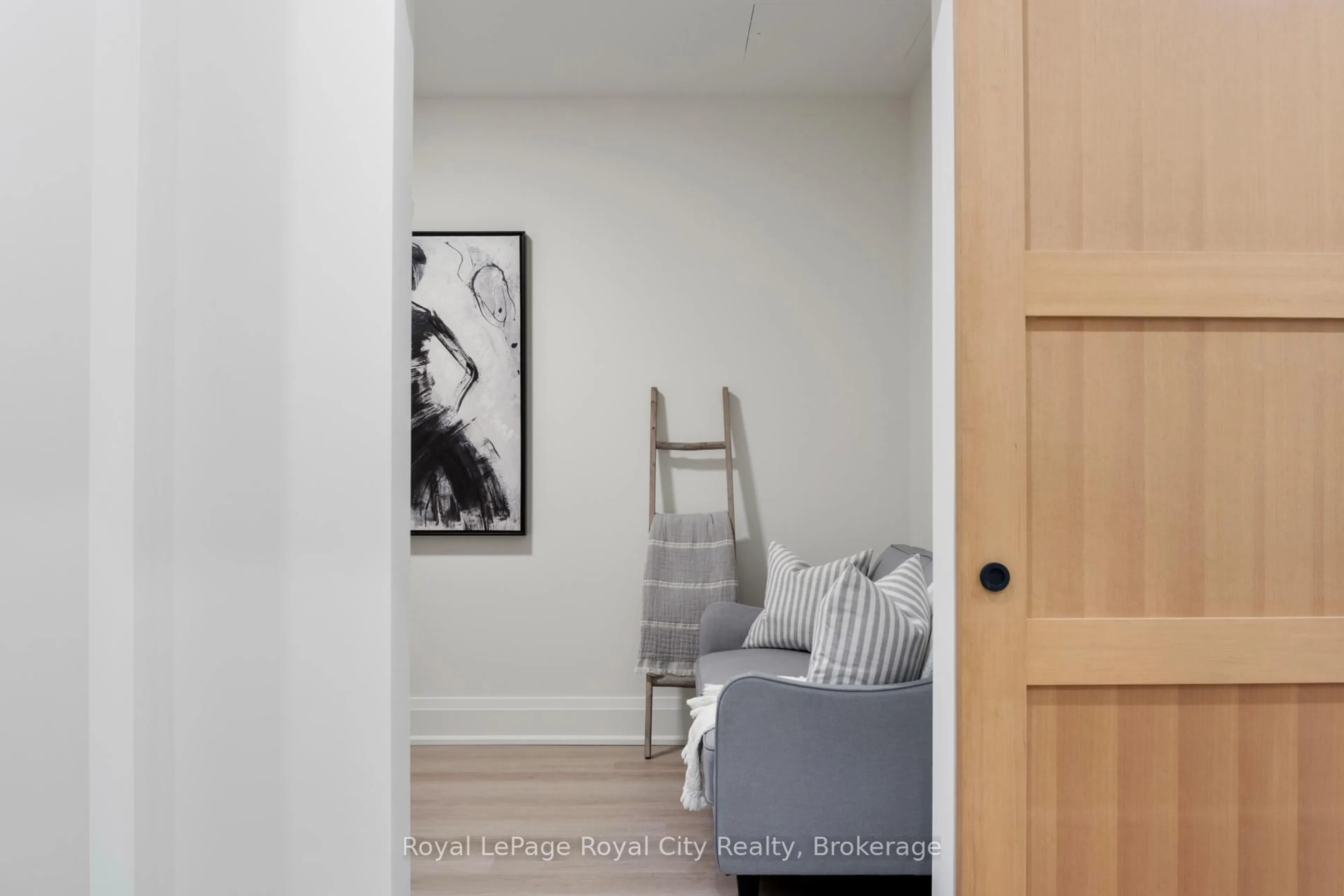 Indoor entryway for 6523 Wellington 7 Rd #35, Centre Wellington Ontario N0B 1S0
