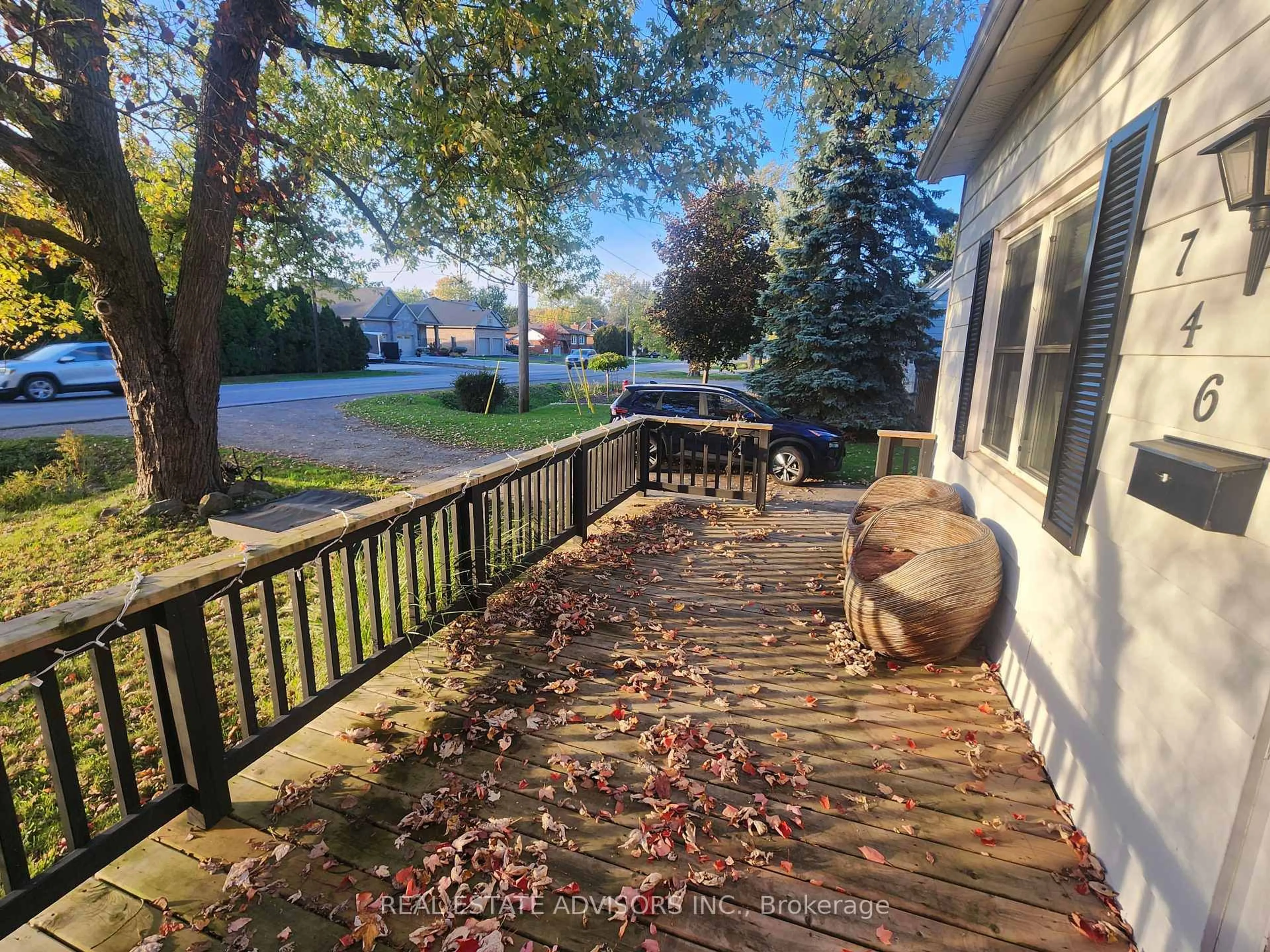 Patio, water/lake/river/ocean view for 746 South Pelham Rd, Welland Ontario L3C 3C8
