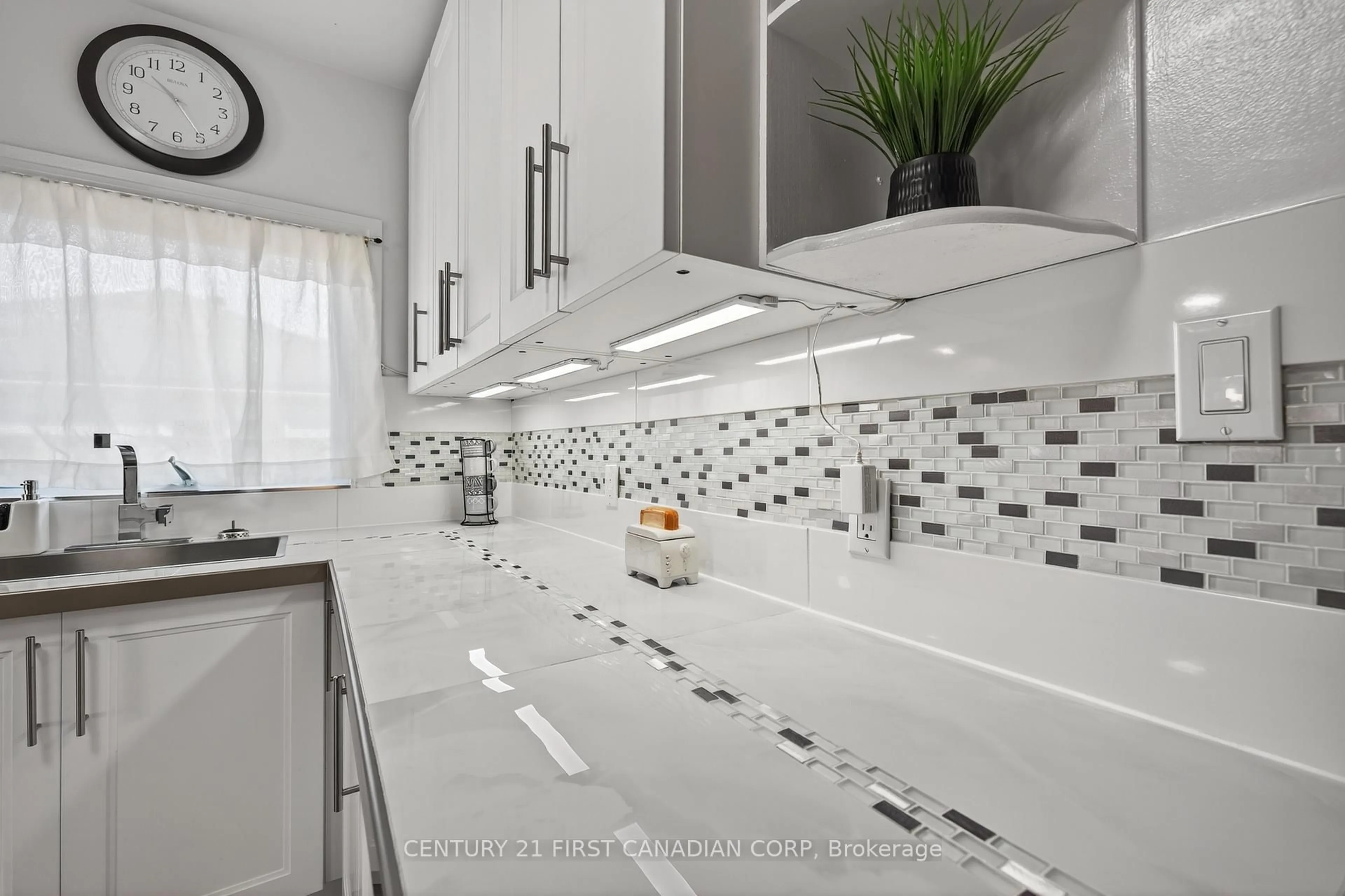 Contemporary kitchen, ceramic/tile floor for 70 Jane St, Chatham-Kent Ontario N0P 1A0