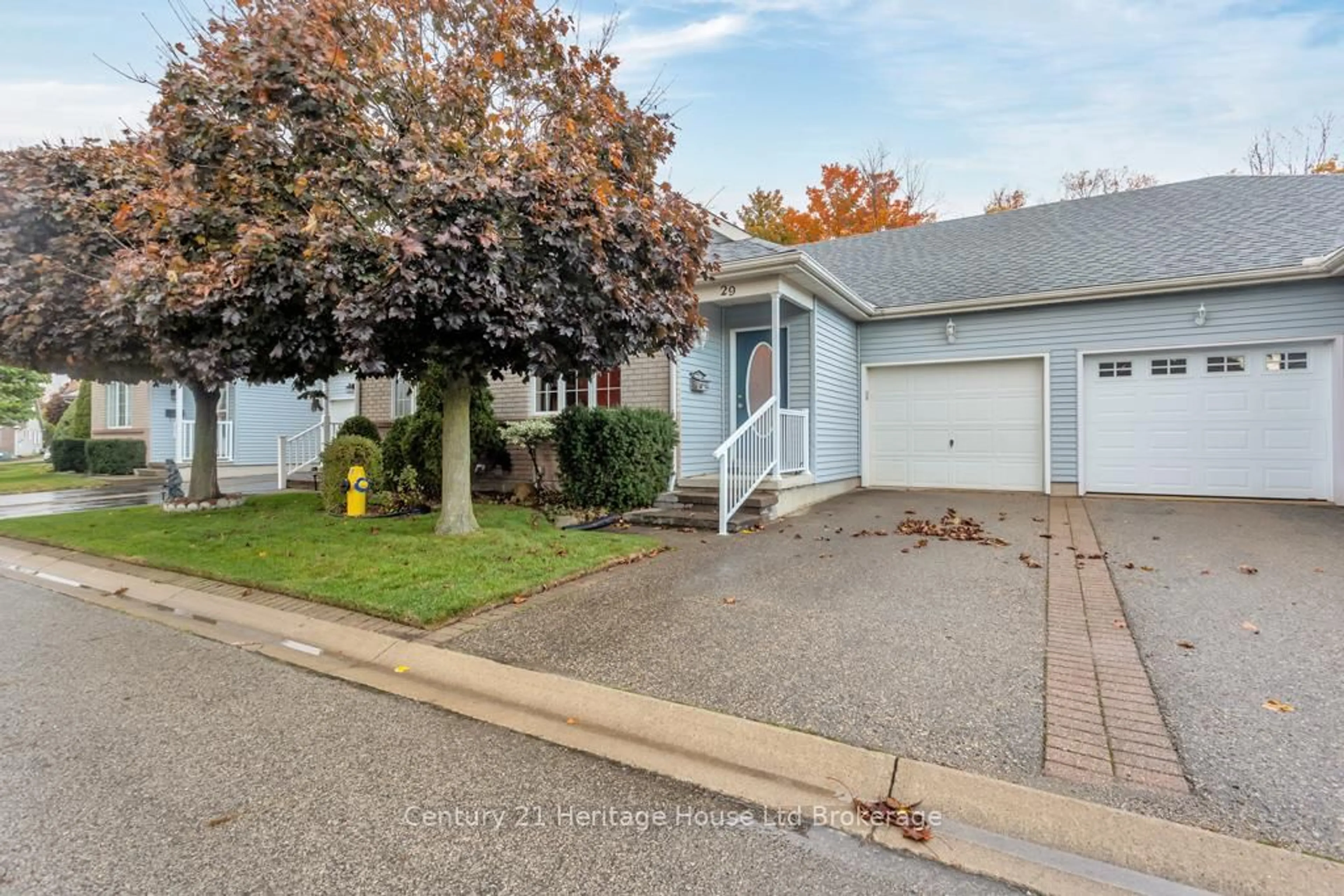 Home with vinyl exterior material, street for 29 Jackson Crt, Tillsonburg Ontario N4G 5R3