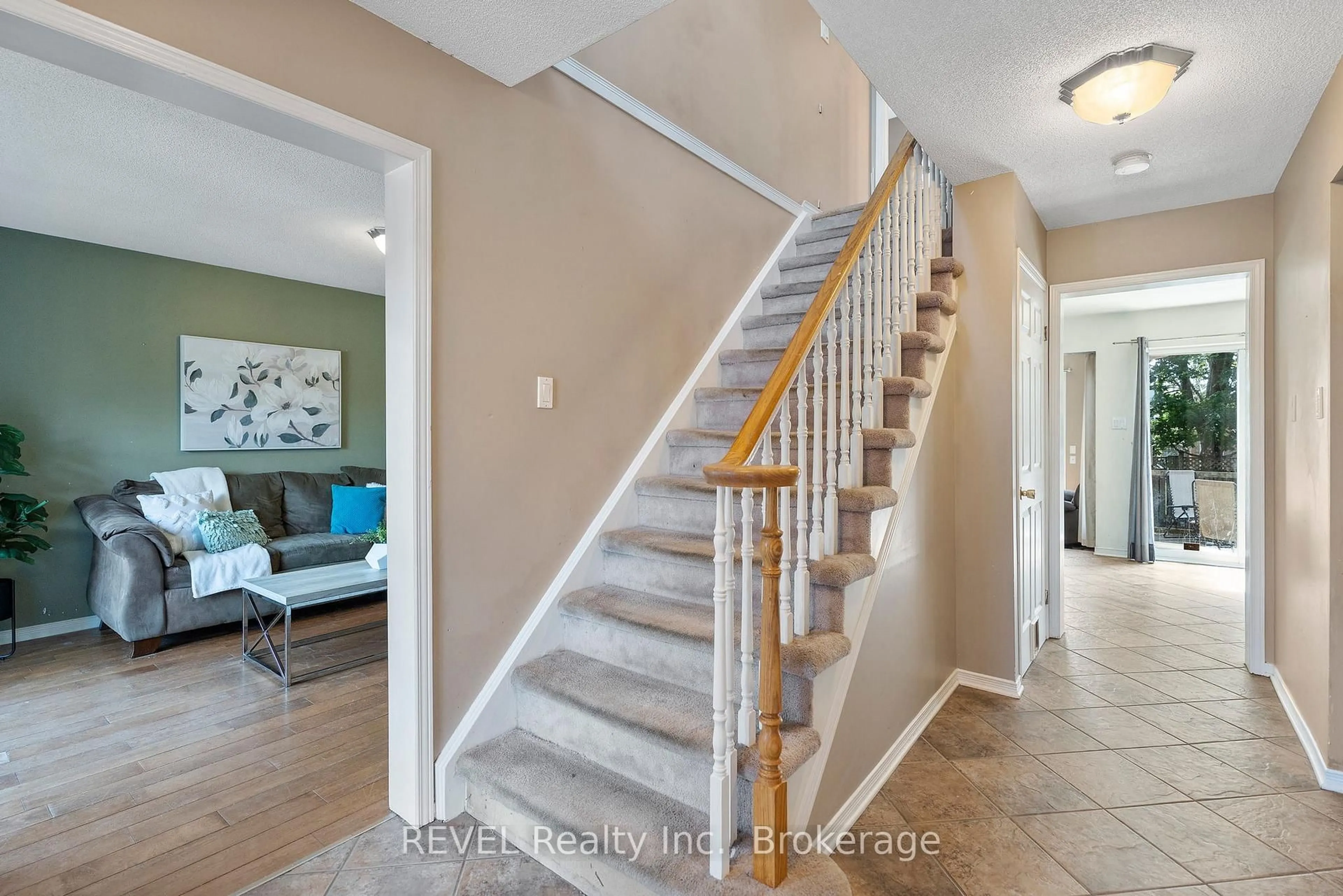 Unknown for 19 Crysler Cres, Thorold Ontario L2V 5A2