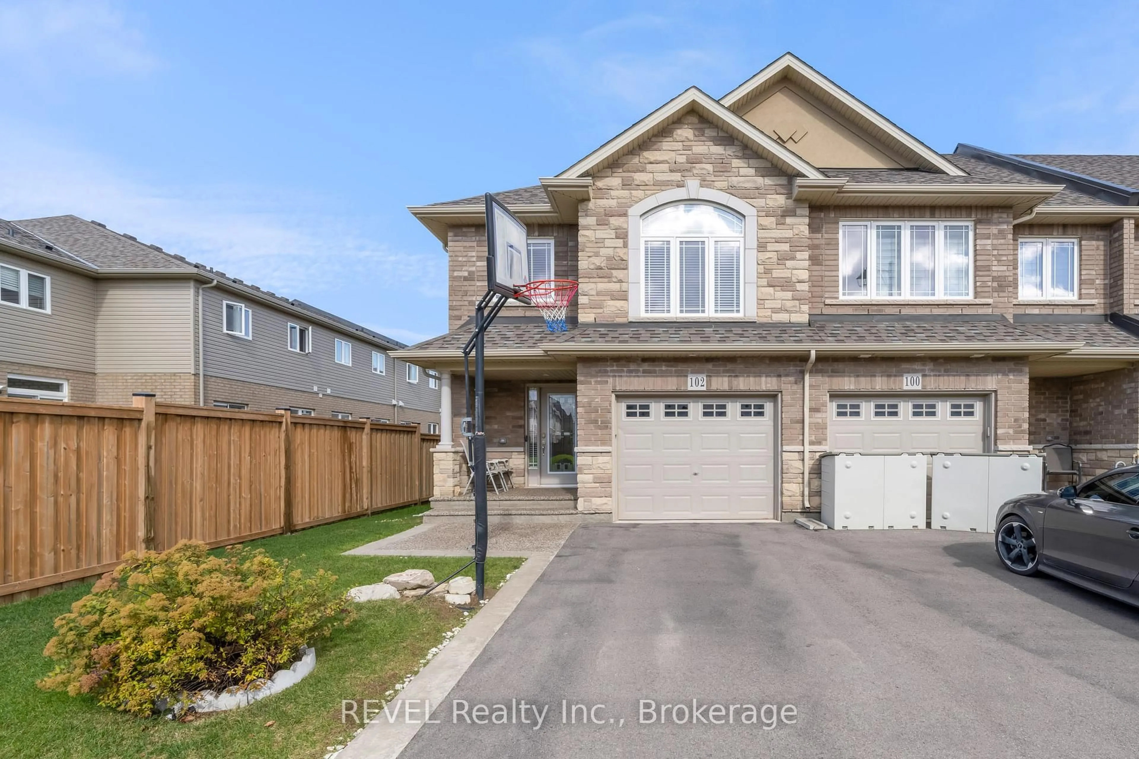 Unknown for 102 Cittadella Blvd, Hamilton Ontario L8J 3H5