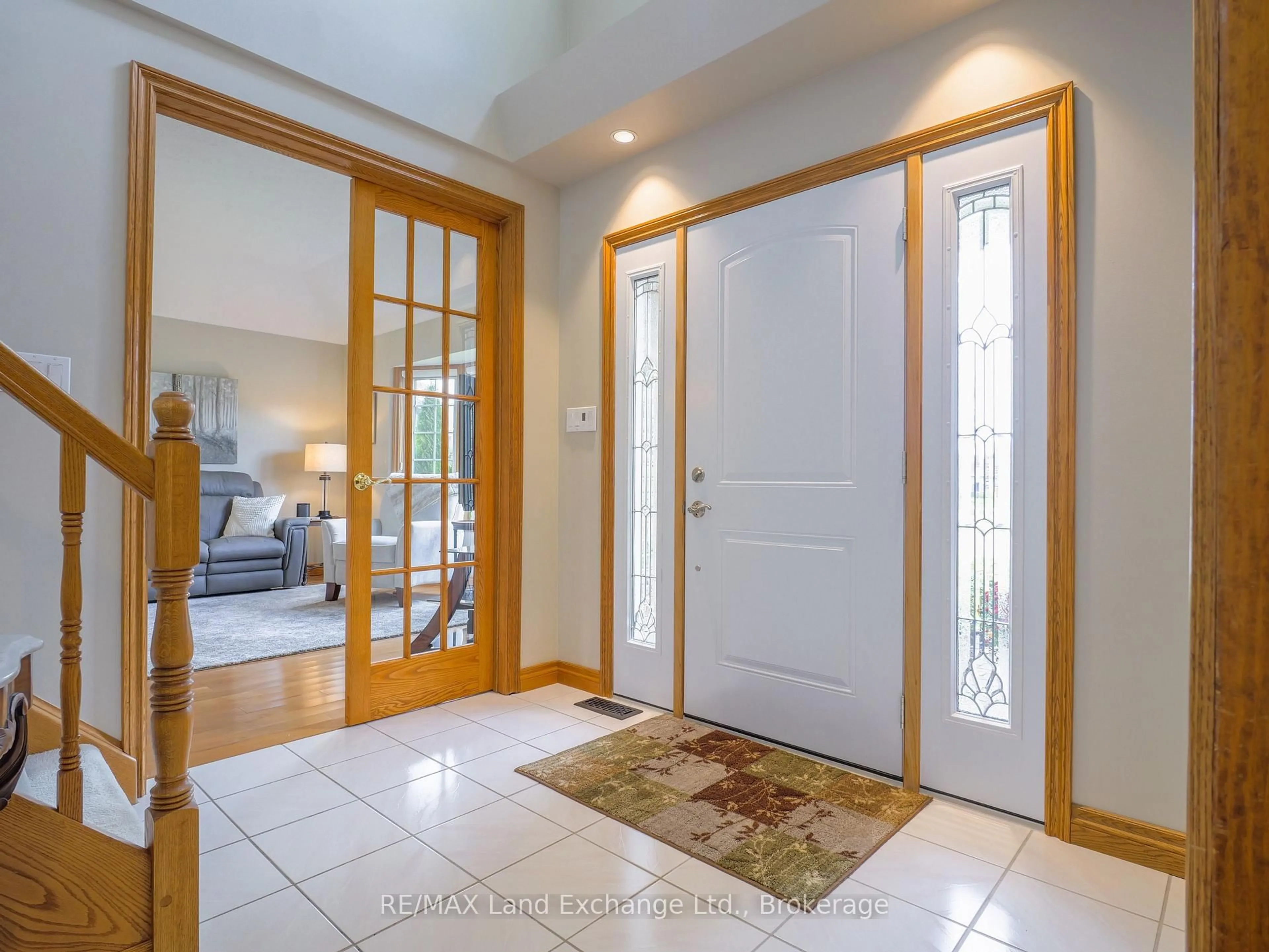 Indoor entryway for 375 Stafford St, Saugeen Shores Ontario N0H 2C1