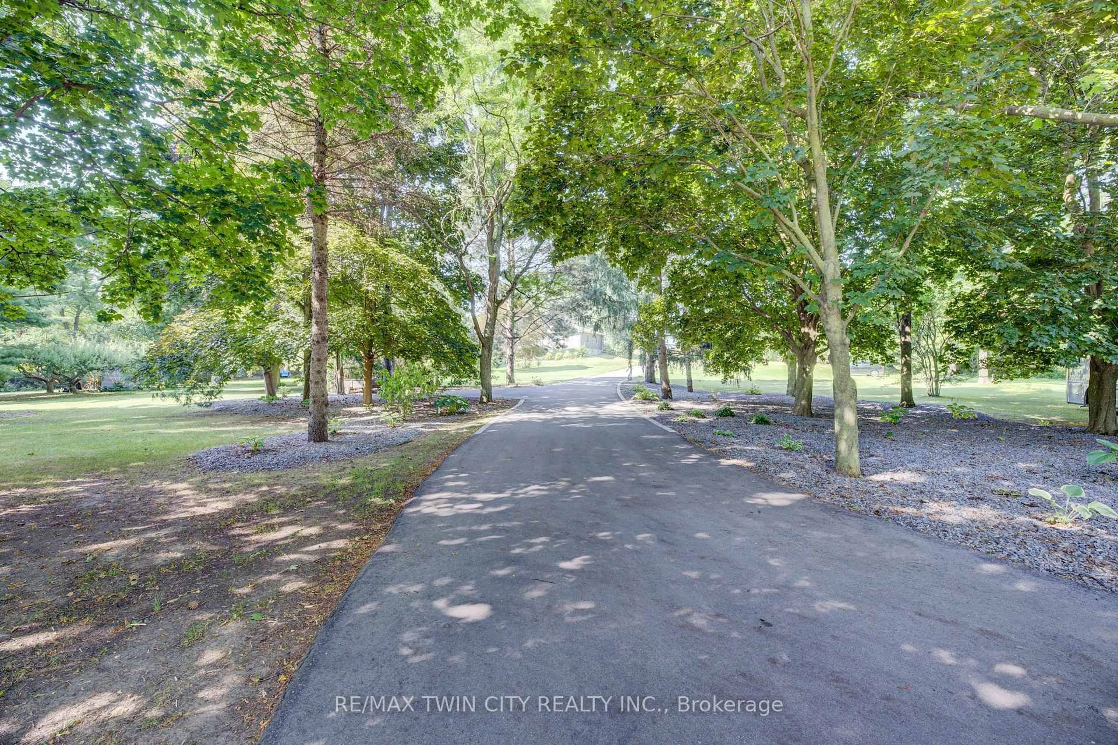 Patio, forest/trees view for 2080 Beaverdale Rd, Cambridge Ontario N3H 4R7