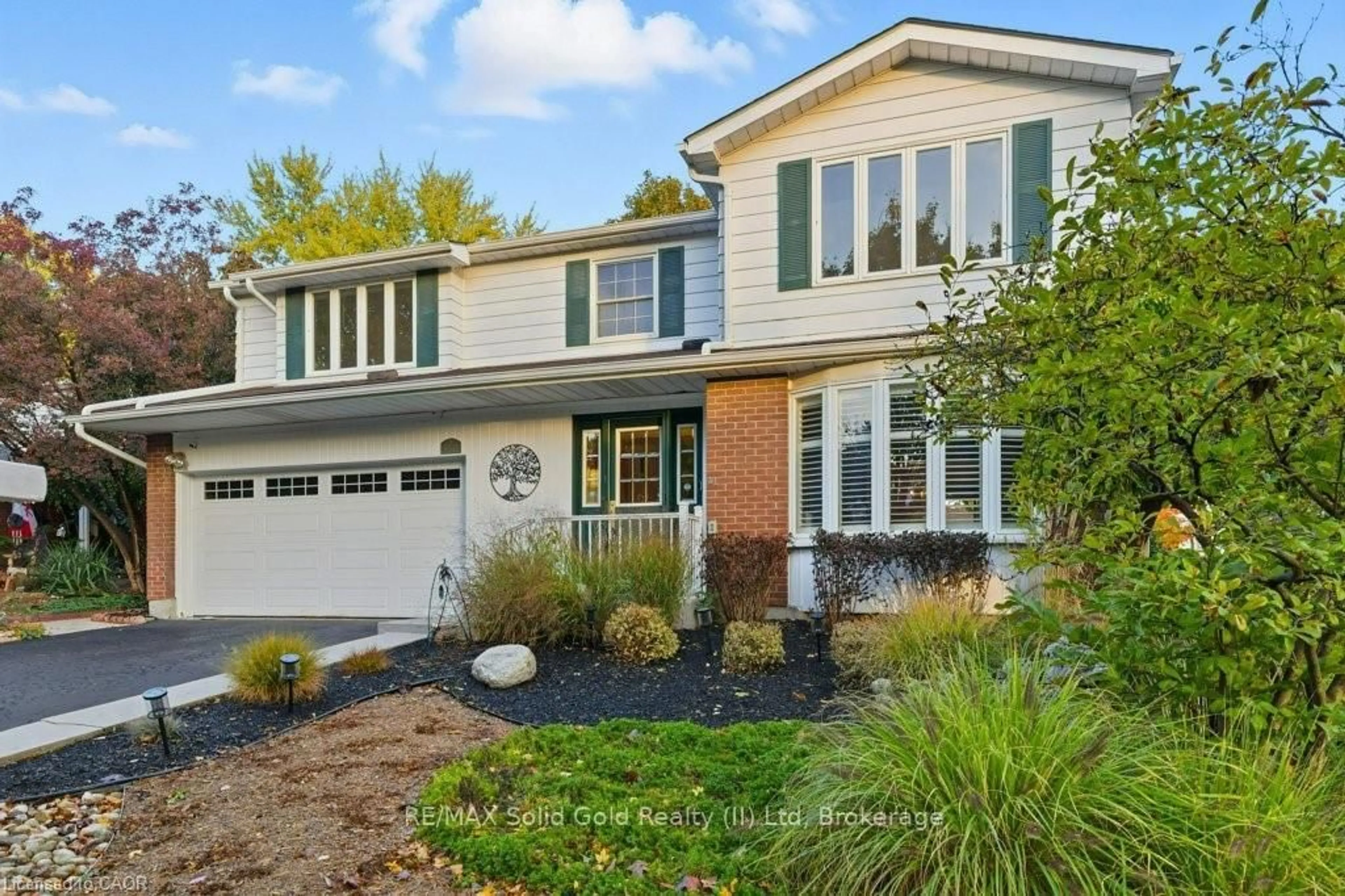 Home with vinyl exterior material, street for 457 Stillmeadow Circ, Waterloo Ontario N2L 5M1