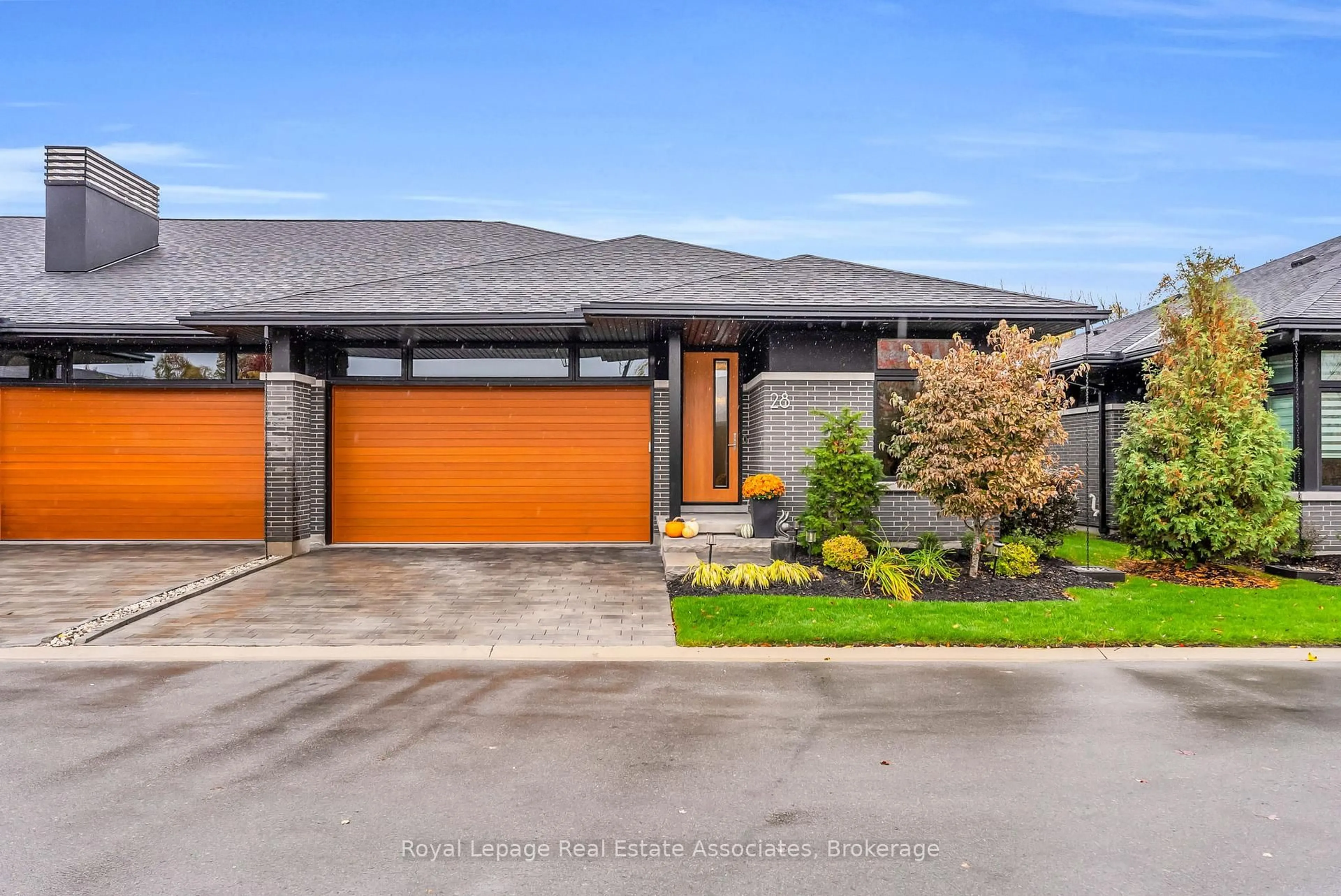 Home with brick exterior material, street for 28 Juniper Tr, Welland Ontario L3C 0H5