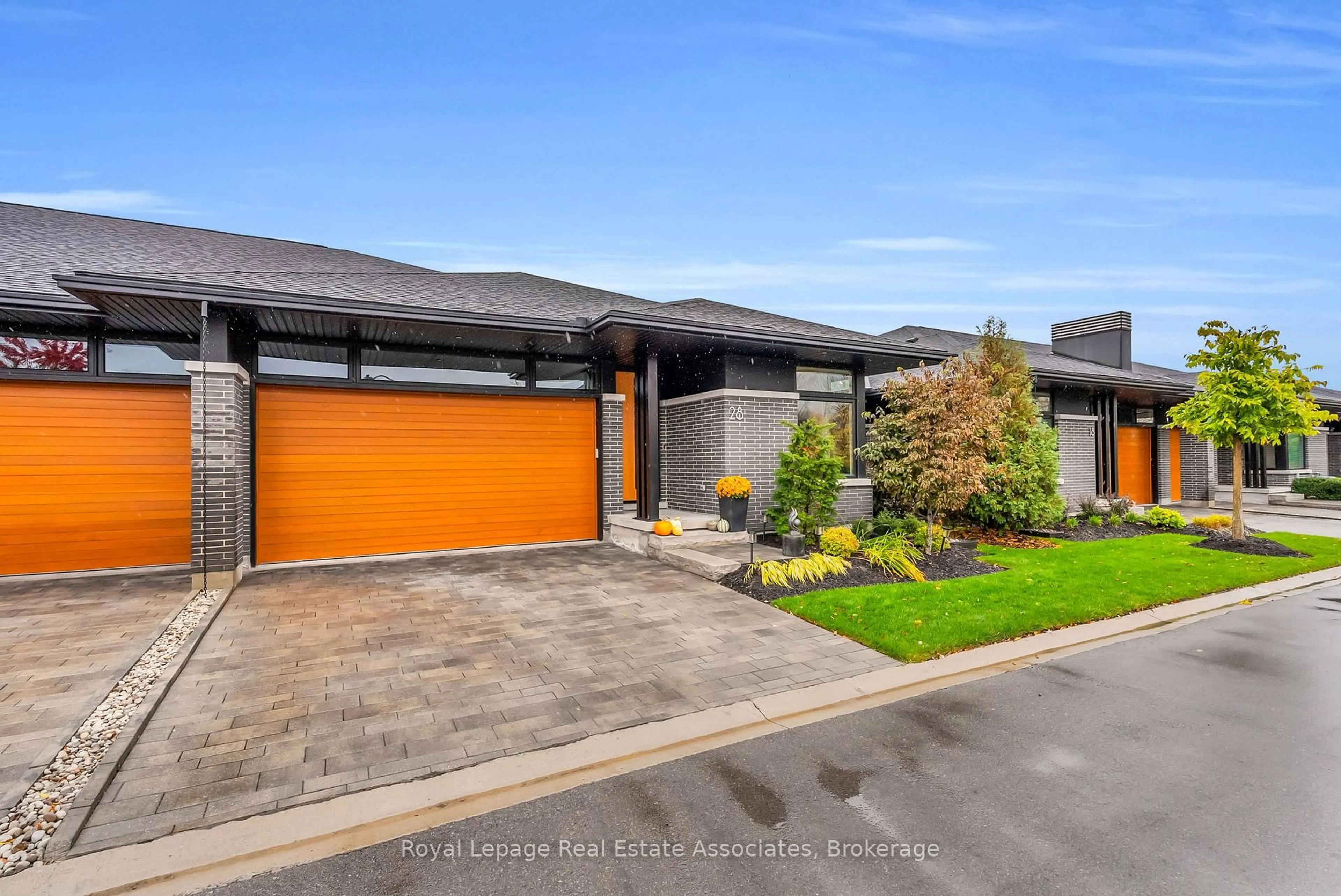 Home with brick exterior material, street for 28 Juniper Tr, Welland Ontario L3C 0H5