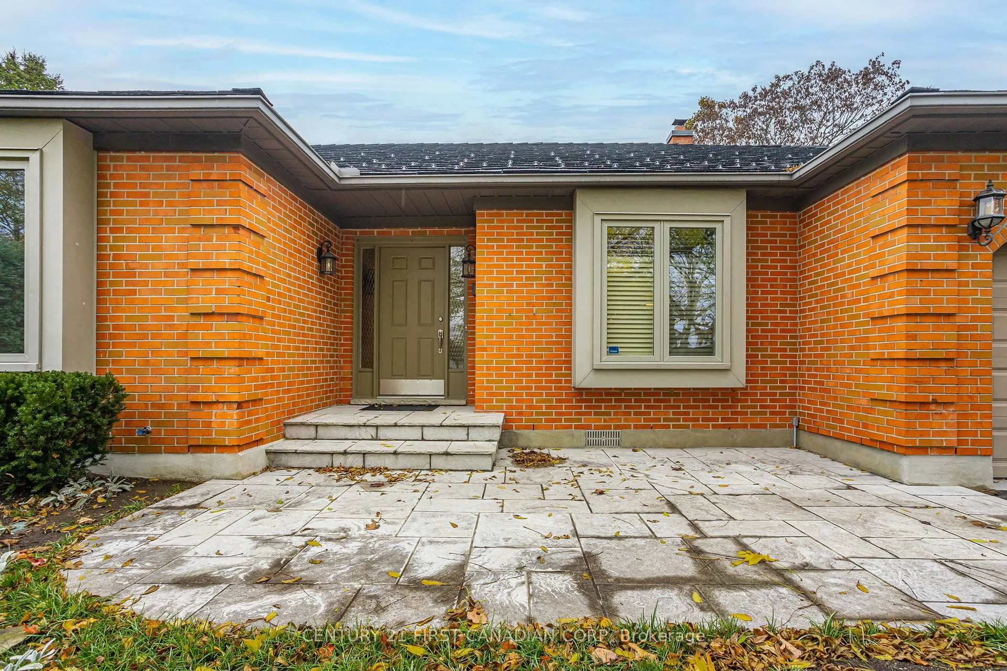 Home with brick exterior material, street for 37 Outer Dr, London South Ontario N6P 1E1