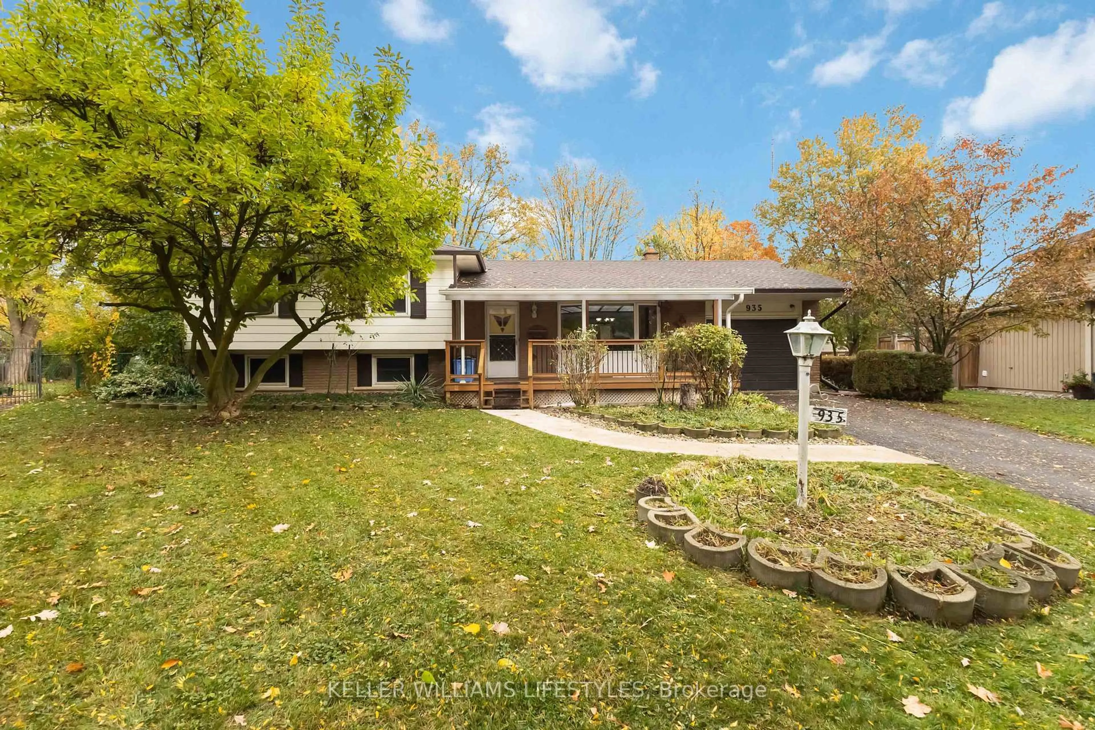 Unknown for 935 Norton Cres, London South Ontario N6J 2Y8