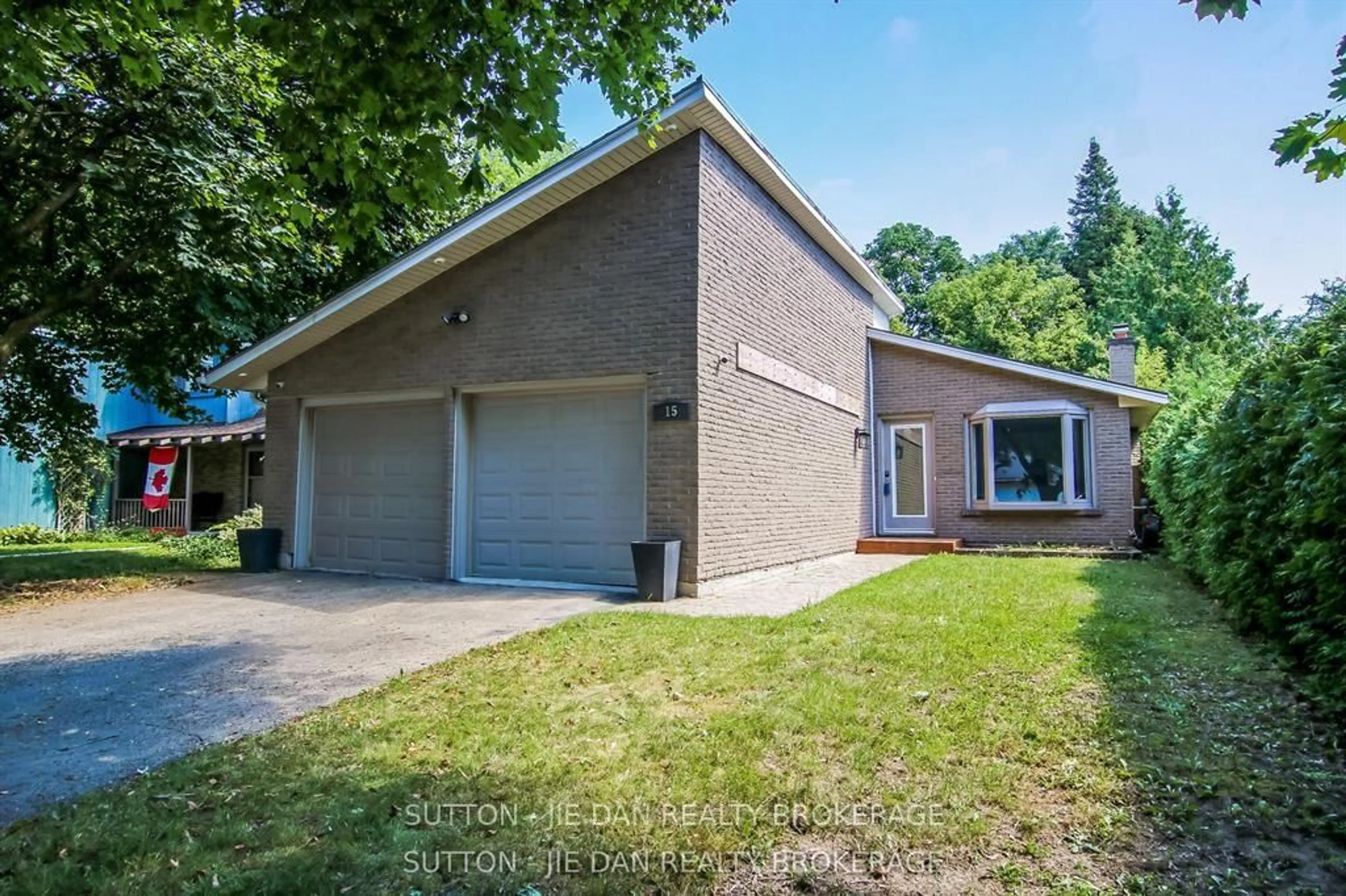 Home with brick exterior material, street for 15 HAWTHORNE Rd, London North Ontario N6G 2W9