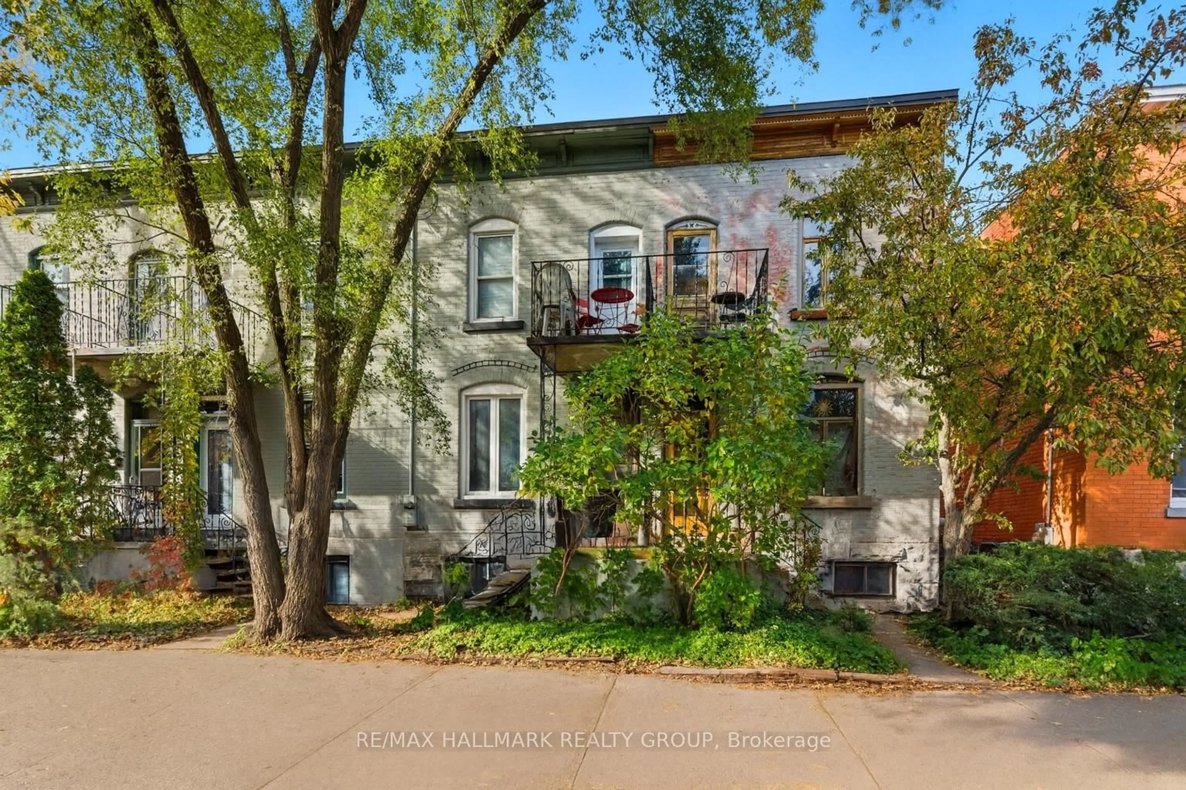 Home with brick exterior material, street for 343 Somerset St, Ottawa Ontario K1N 6W6