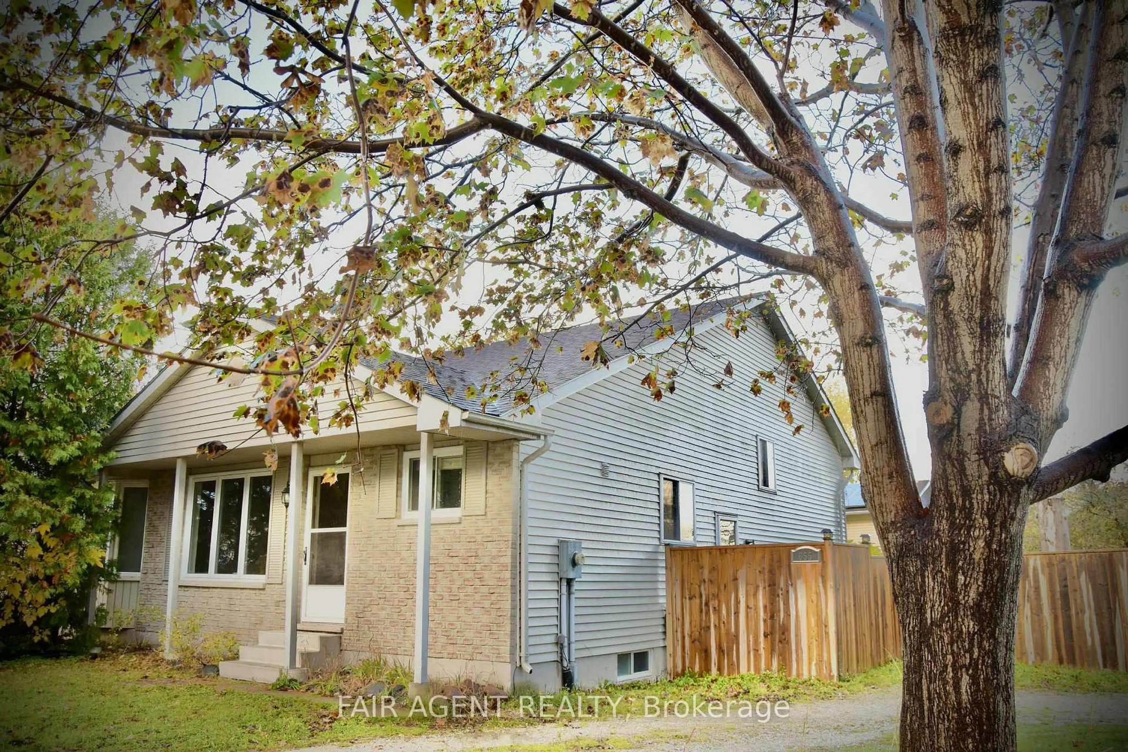Home with vinyl exterior material, street for 655 Hunter St, Kincardine Ontario N2Z 1S2
