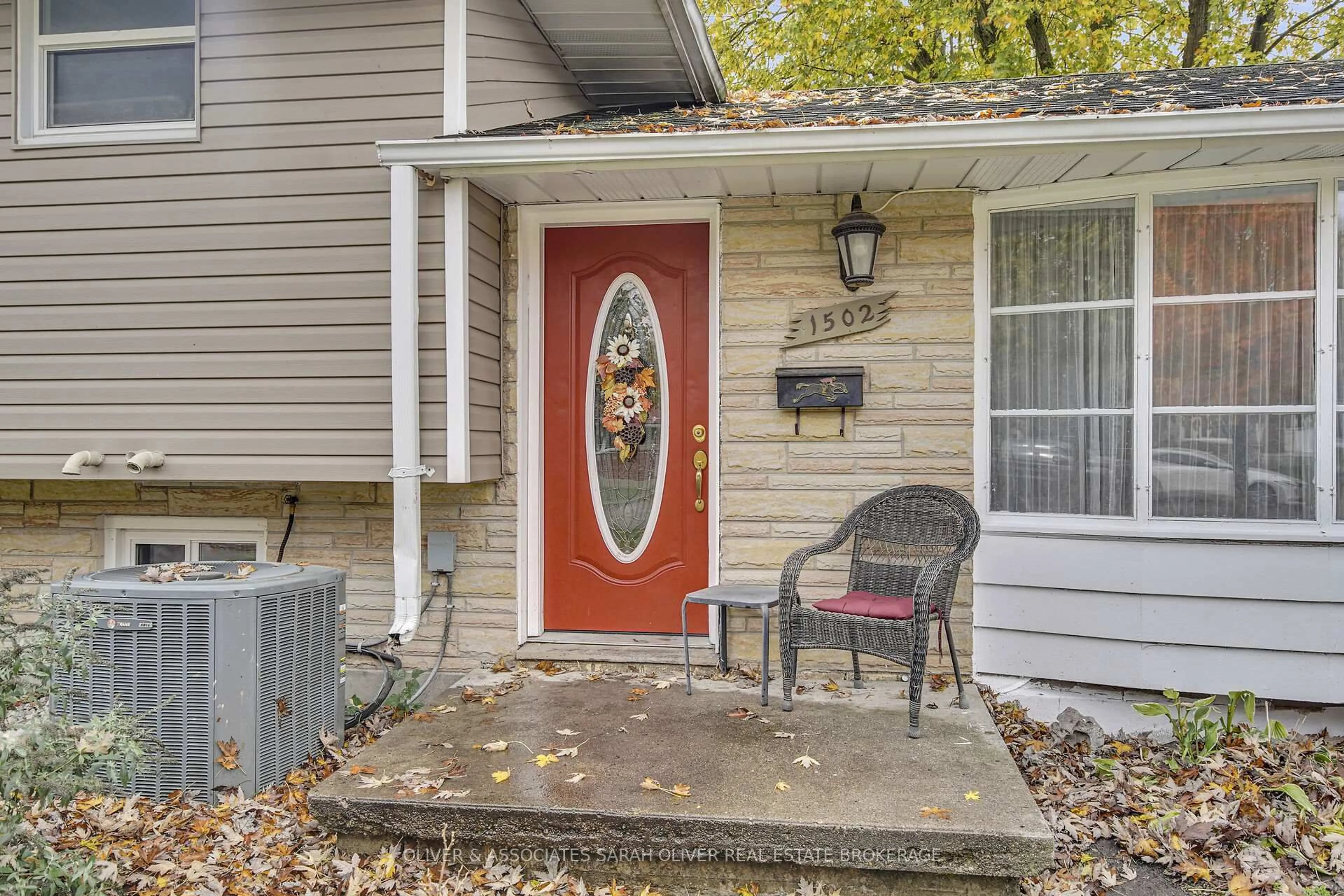 Unknown for 1502 Perth Ave, London East Ontario N5V 2M5