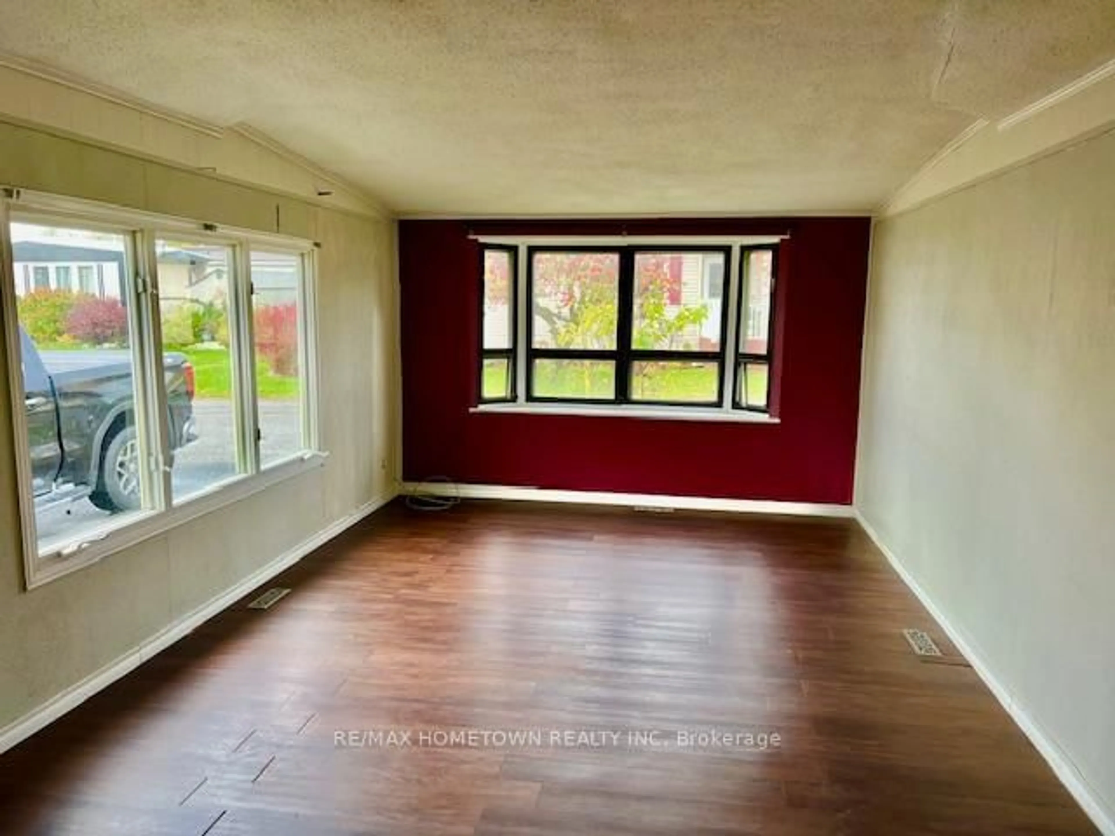 A pic of a room for 1871 Oxford Ave #3, Elizabethtown-Kitley Ontario K6V 7B5