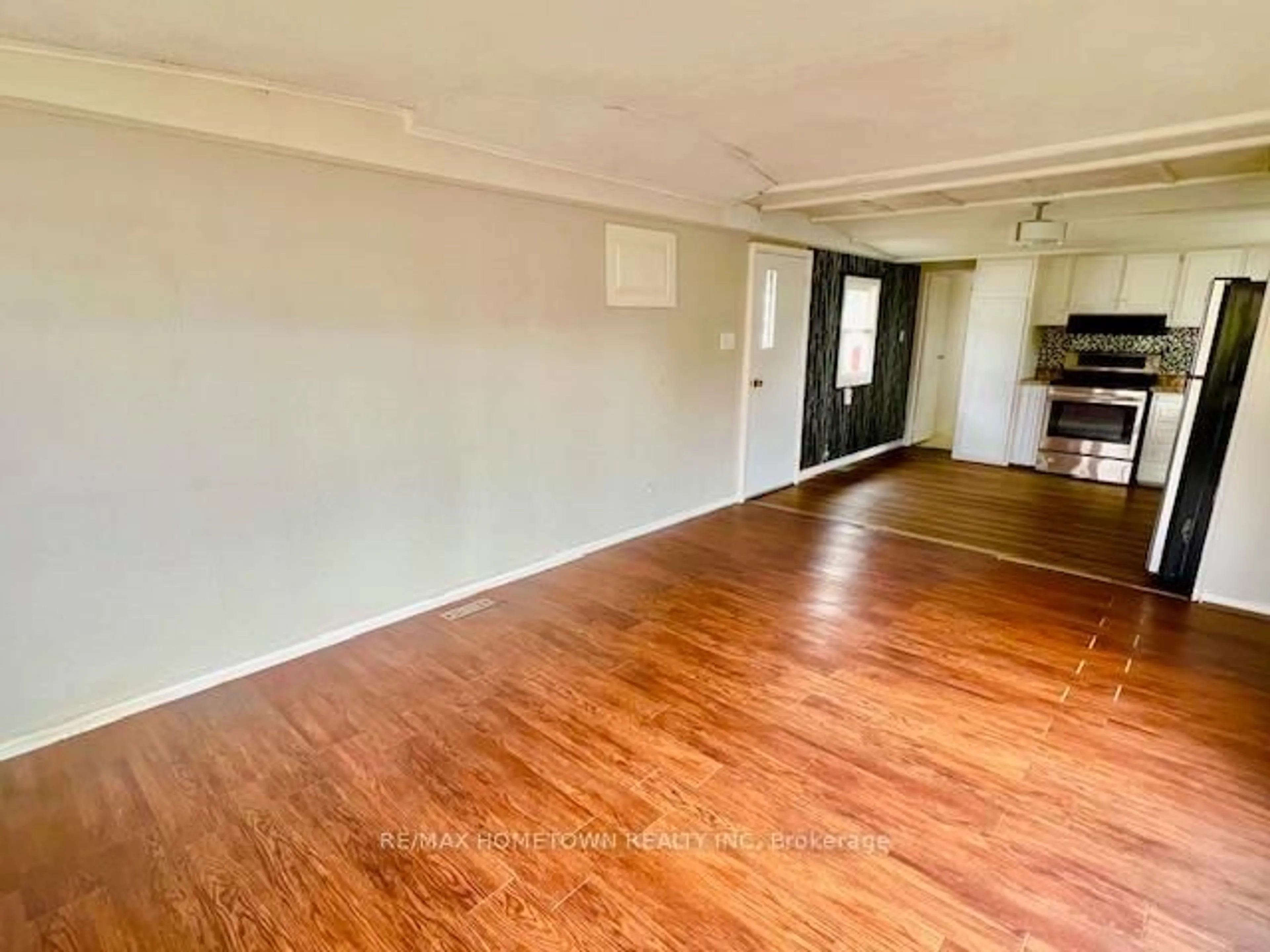 A pic of a room for 1871 Oxford Ave #3, Elizabethtown-Kitley Ontario K6V 7B5