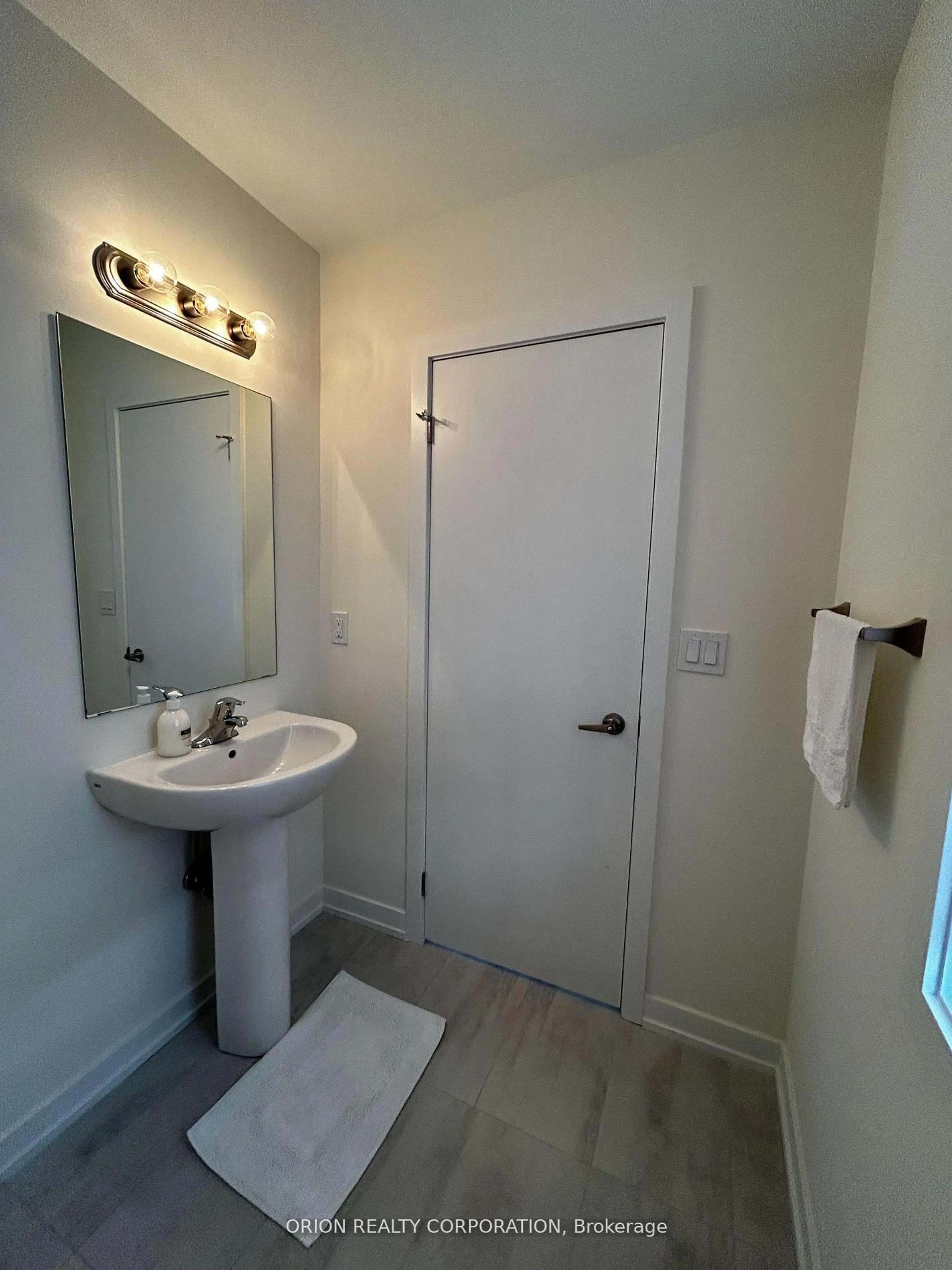 Standard bathroom, ceramic/tile floor for 160 Densmore Rd #39, Cobourg Ontario K9A 4J9