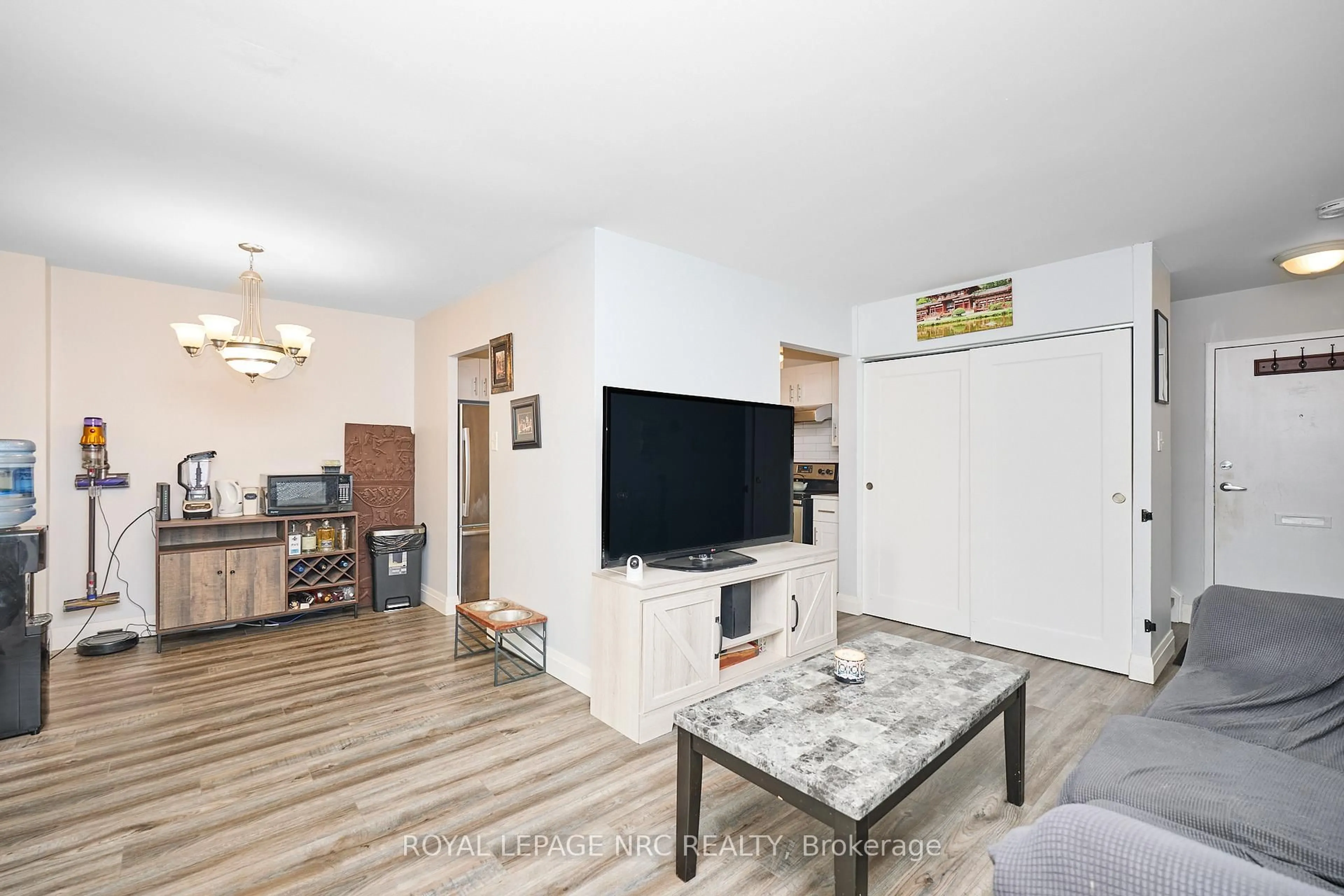Living room with furniture, unknown for 17 Old Pine Tr #164, St. Catharines Ontario L2M 6P9