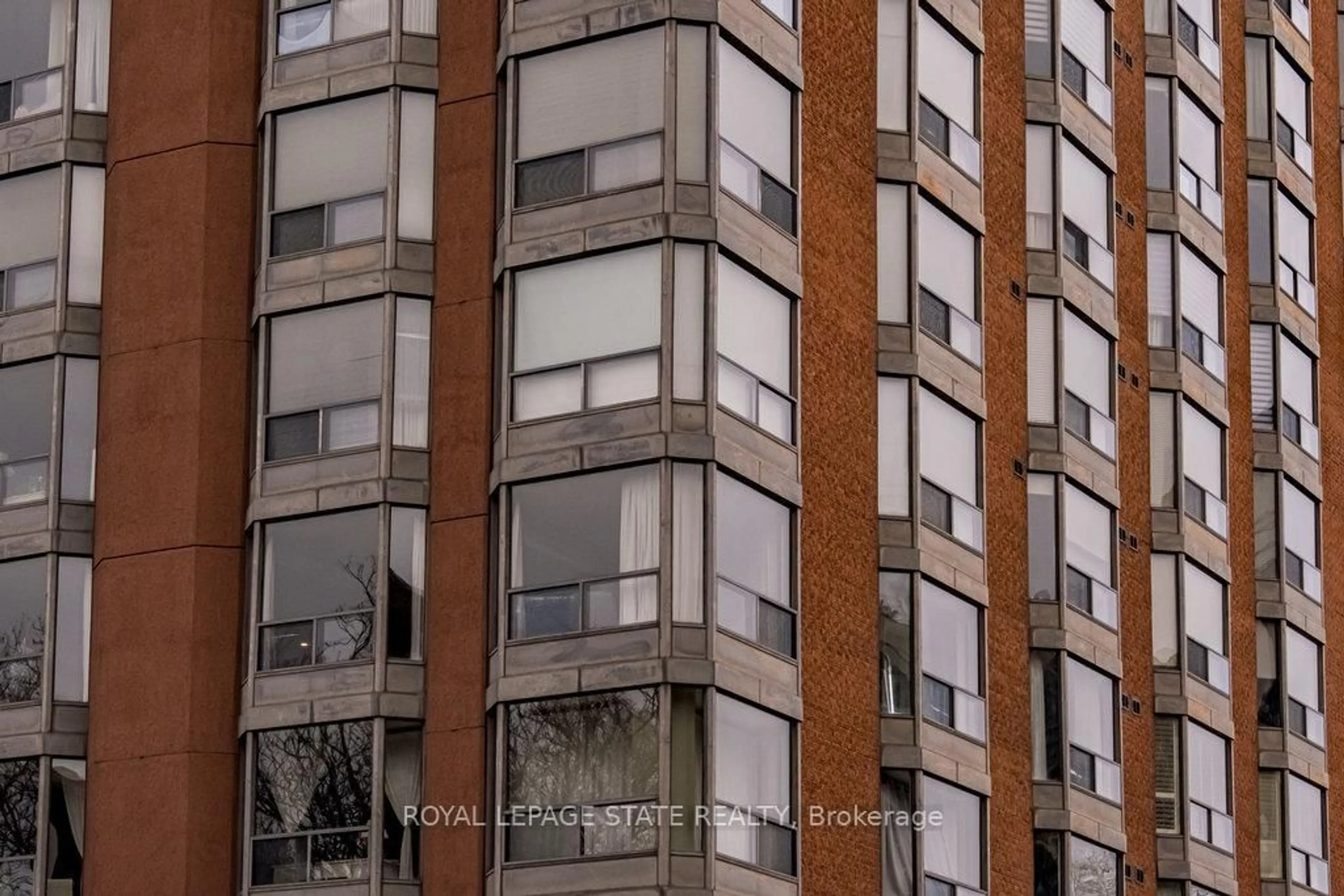 Balcony in the apartment, building for 49 Robinson St #900, Hamilton Ontario L8P 1Y7