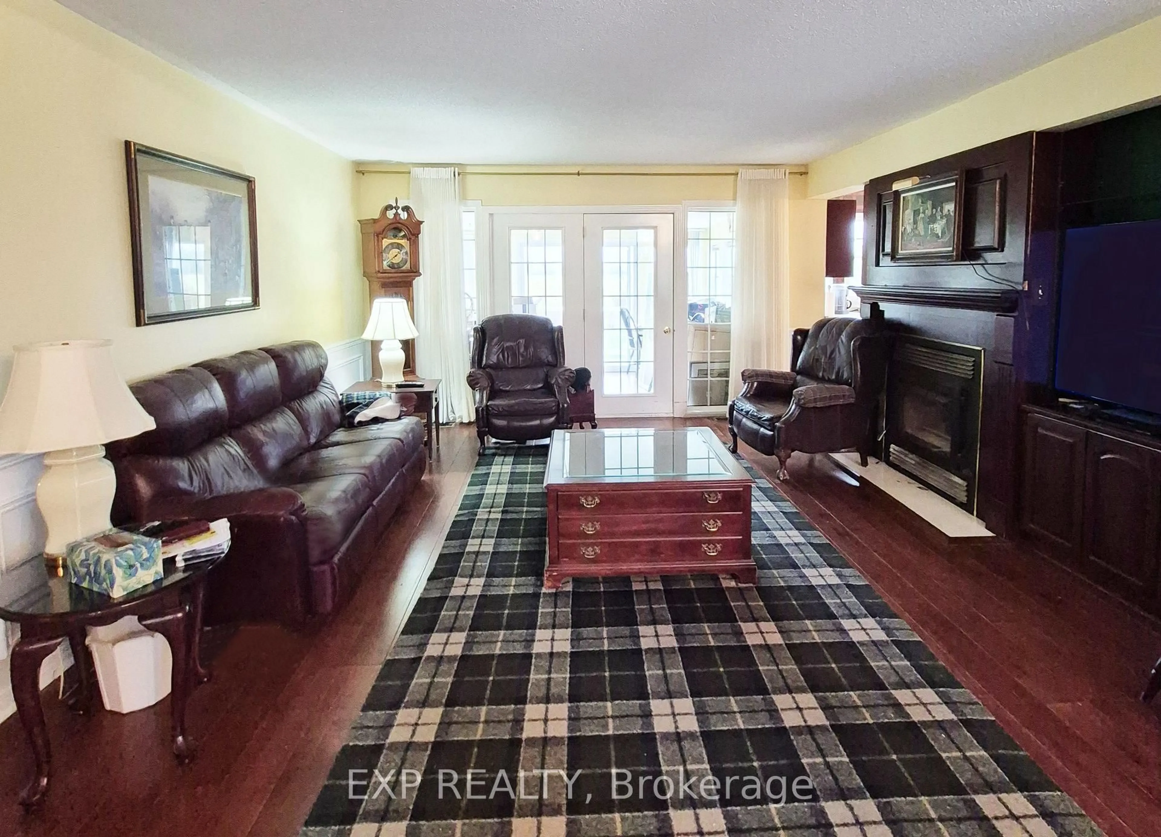 Living room with furniture, unknown for 700 Barcovan Beach Rd, Quinte West Ontario K0K 1L0