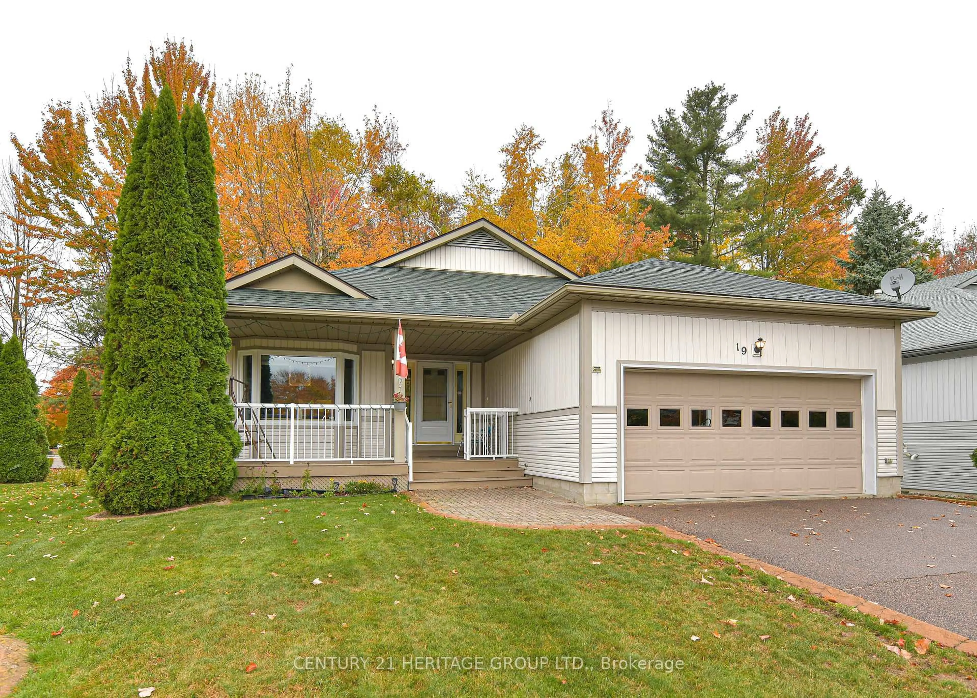 Home with vinyl exterior material, unknown for 19 Springwood Cres, Gravenhurst Ontario P1P 1Z1