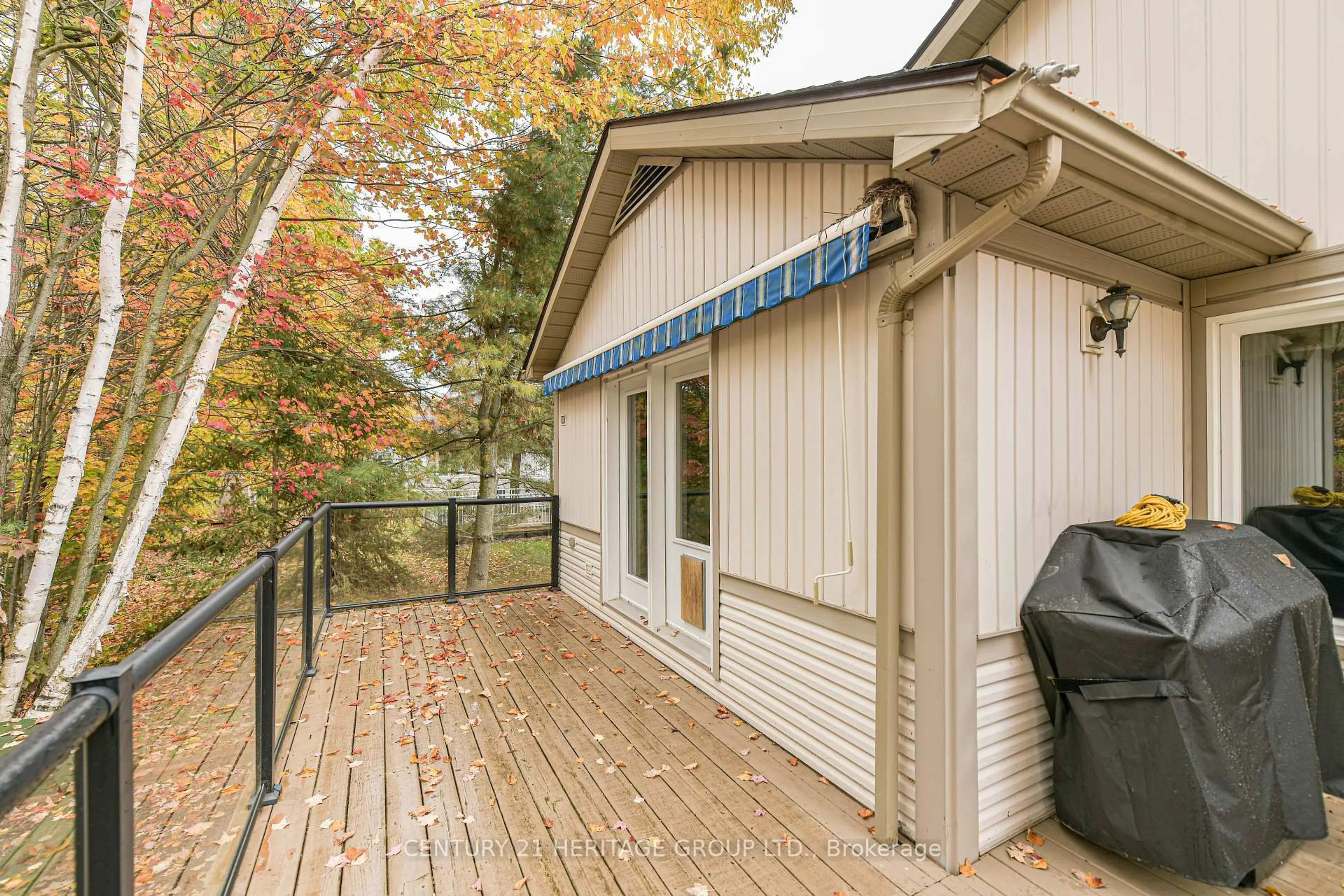 Patio, water/lake/river/ocean view for 19 Springwood Cres, Gravenhurst Ontario P1P 1Z1
