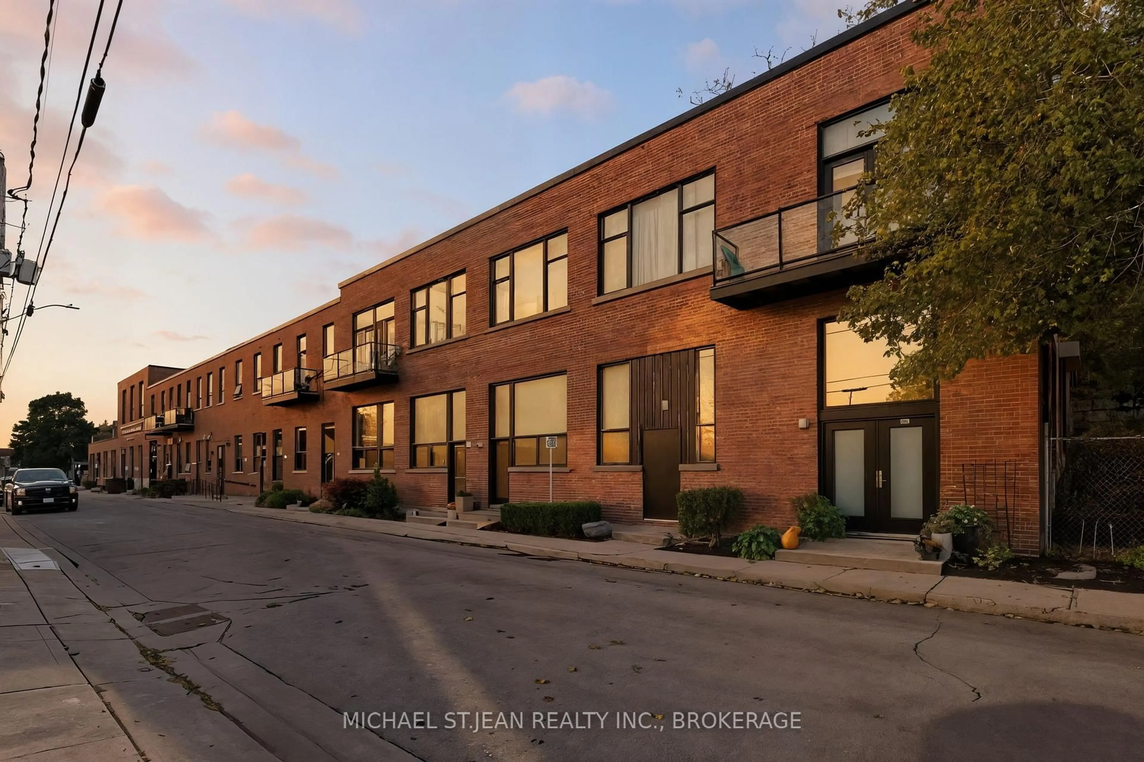 Home with brick exterior material, street for 85 Spruce St #203, Cambridge Ontario N1R 4K4