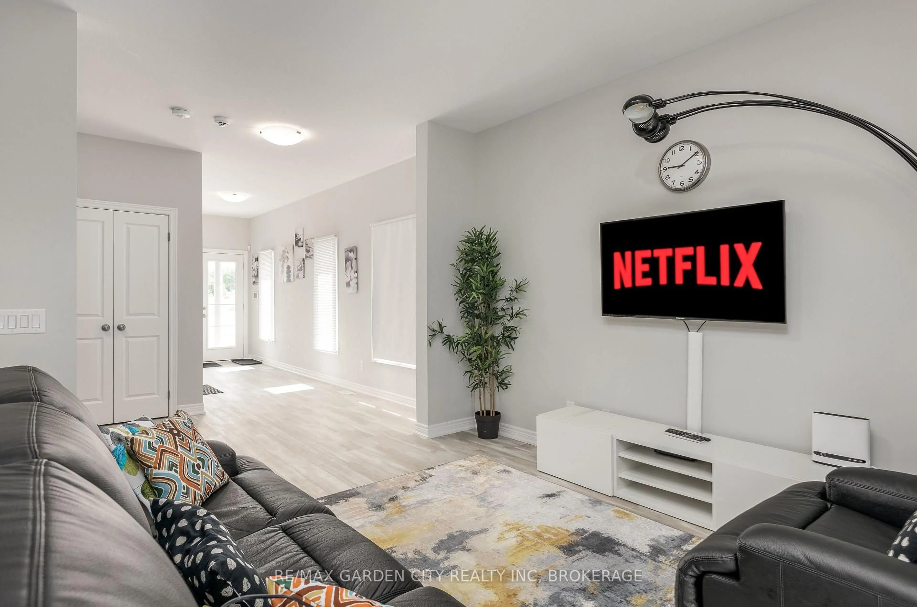 Unknown for 33 Bounty Ave, Thorold Ontario L2V 0H3