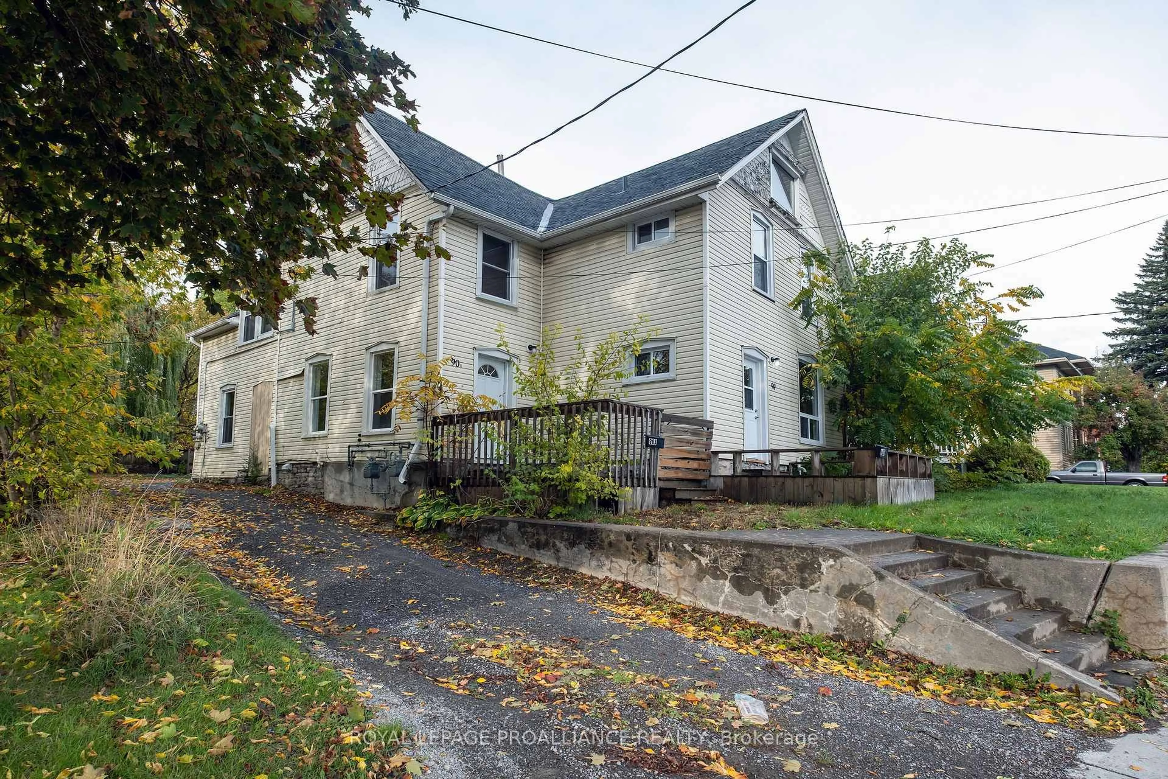 Unknown for 90 Dundas St, Belleville Ontario K8N 1C1