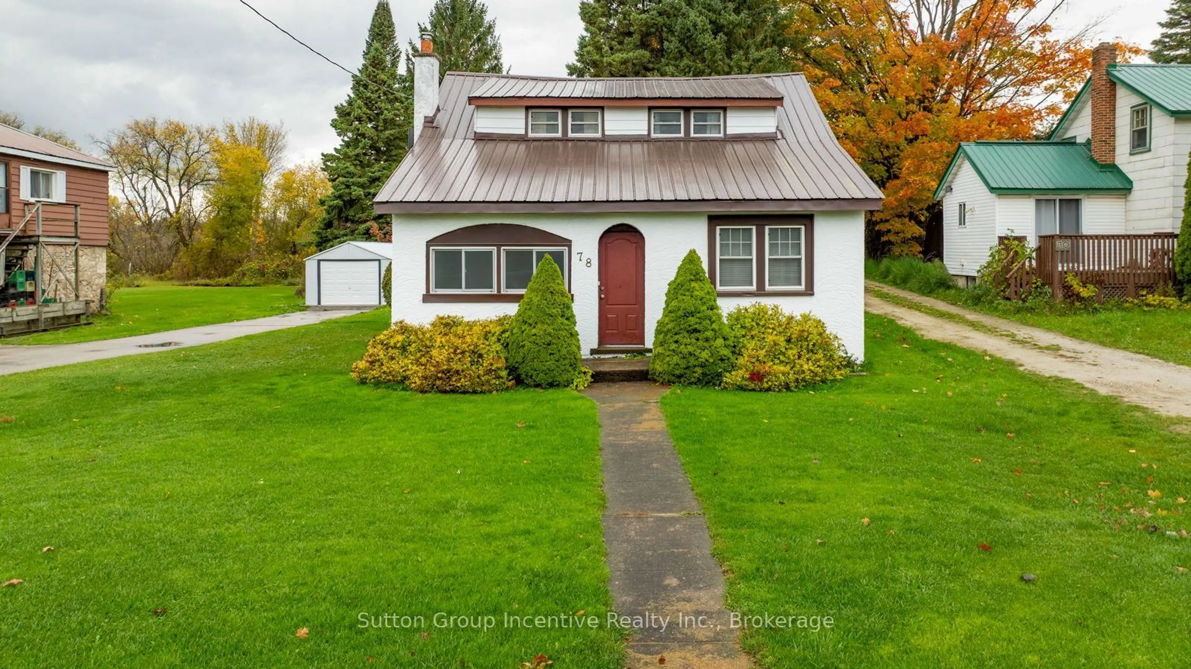Home with vinyl exterior material, street for 78 Garafraxa St, Chatsworth Ontario N0H 1G0