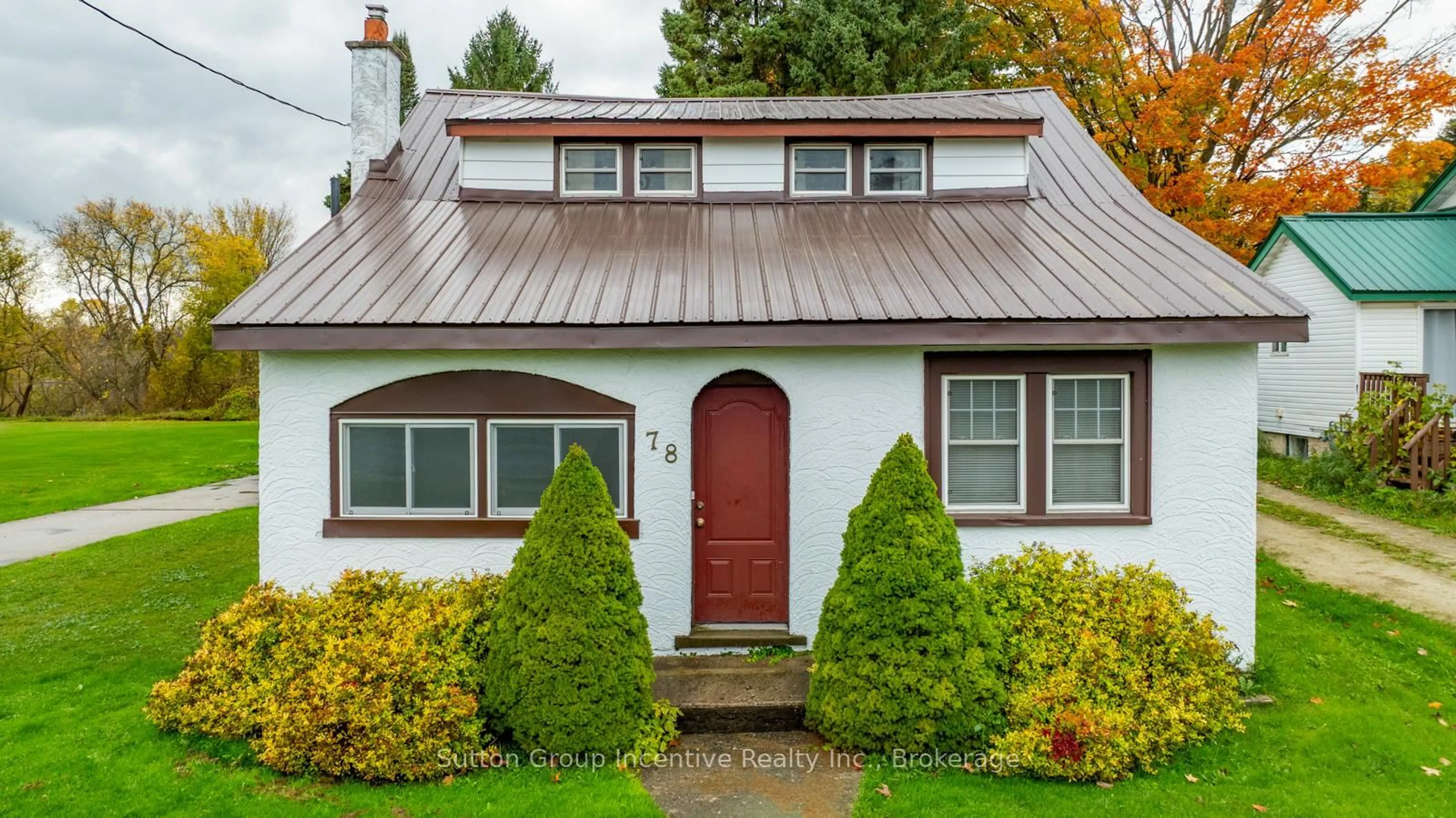 Home with vinyl exterior material, street for 78 Garafraxa St, Chatsworth Ontario N0H 1G0