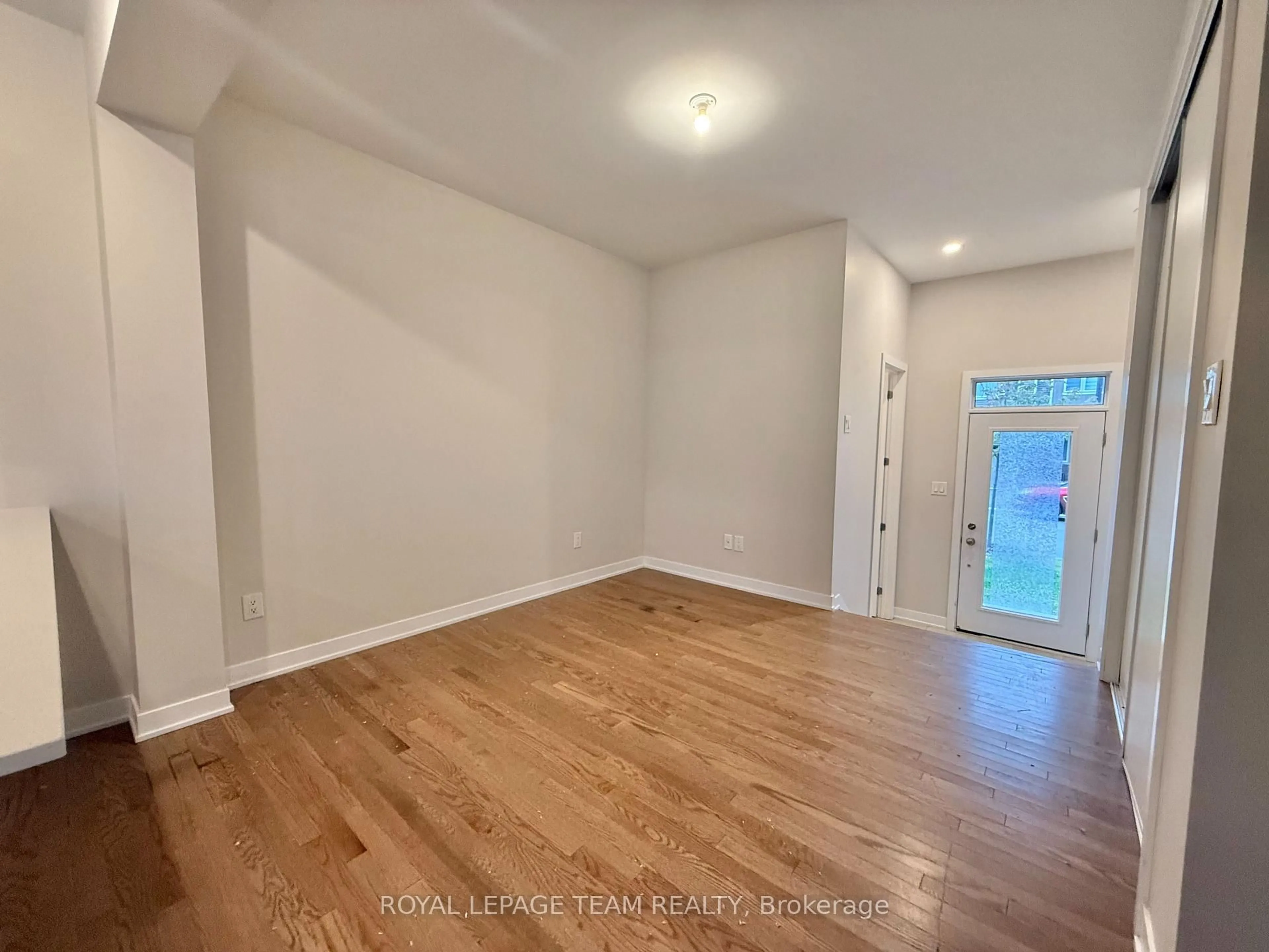 A pic of a room for 303 Canadensis Lane, Ottawa Ontario K2J 6X8