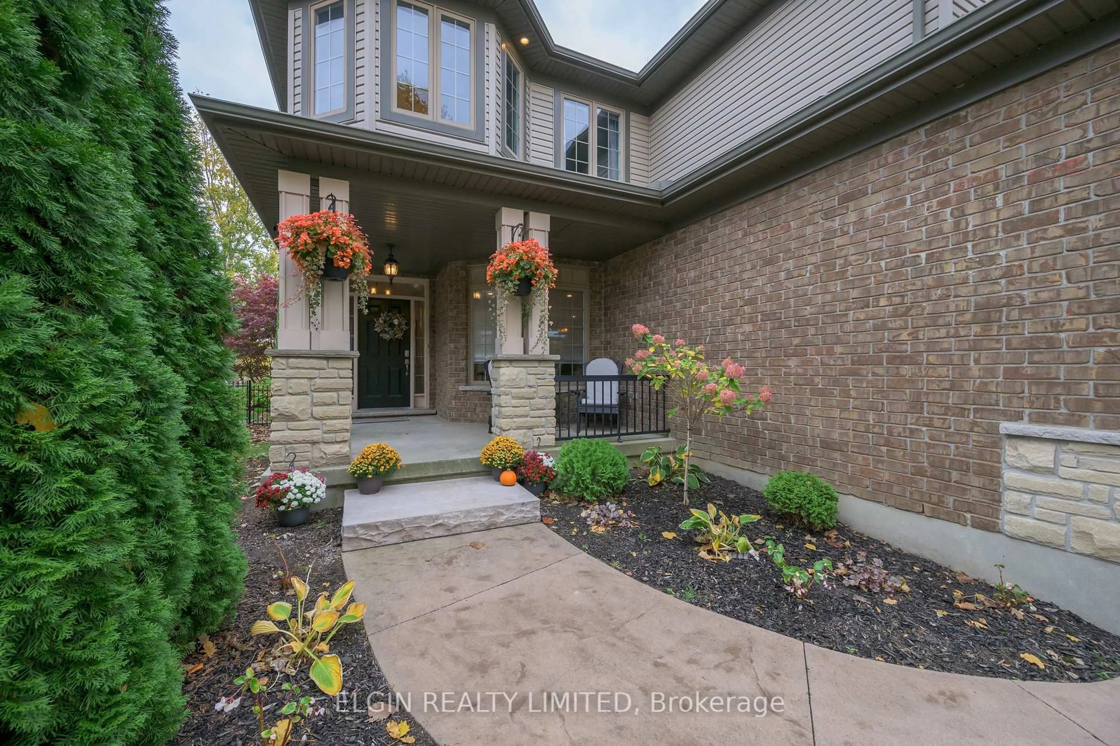 Home with brick exterior material, street for 160 Lake Margaret Tr, St. Thomas Ontario N5R 6L8