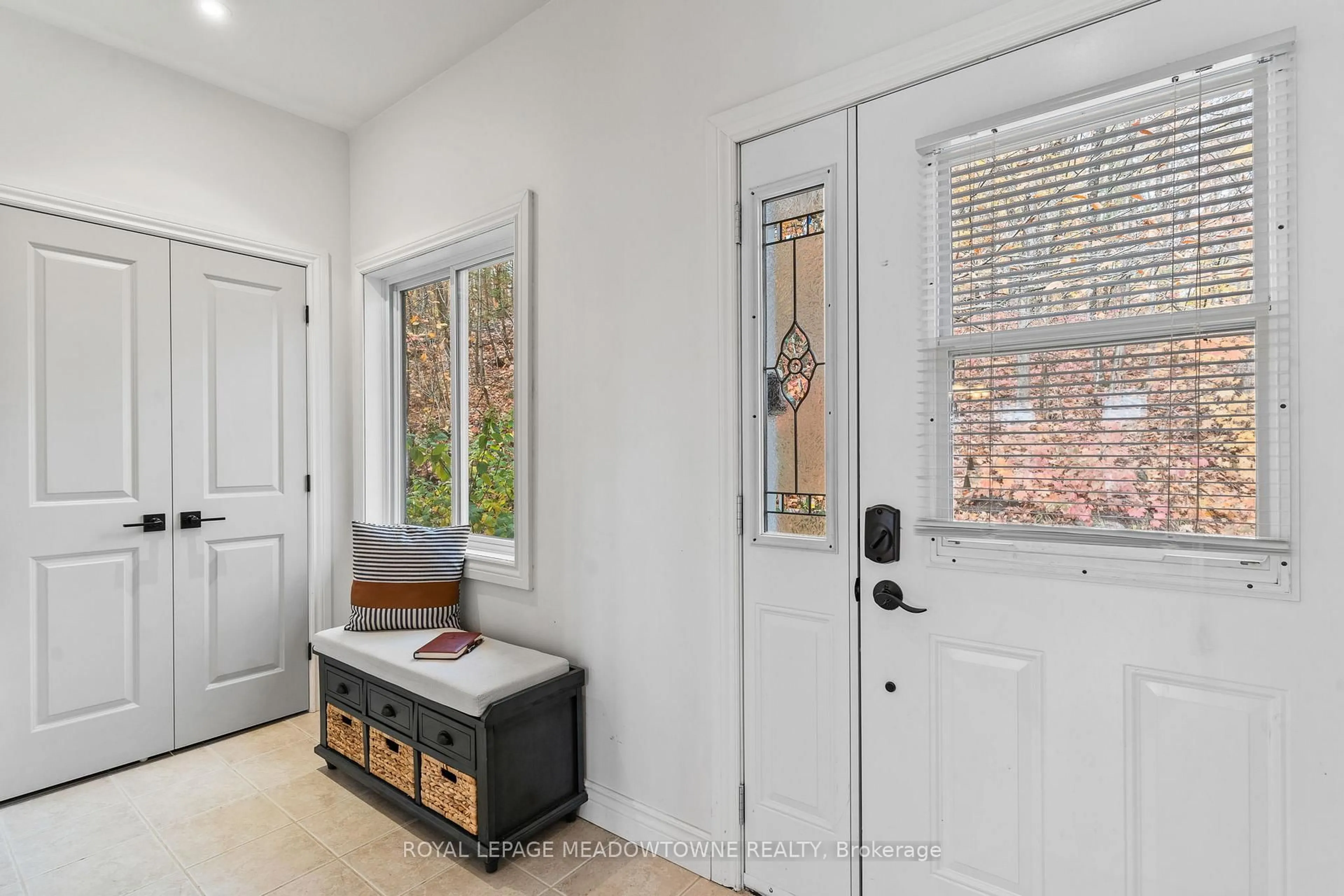 Indoor entryway for 1658 Hospitality Rd, Minden Hills Ontario K0M 2K0