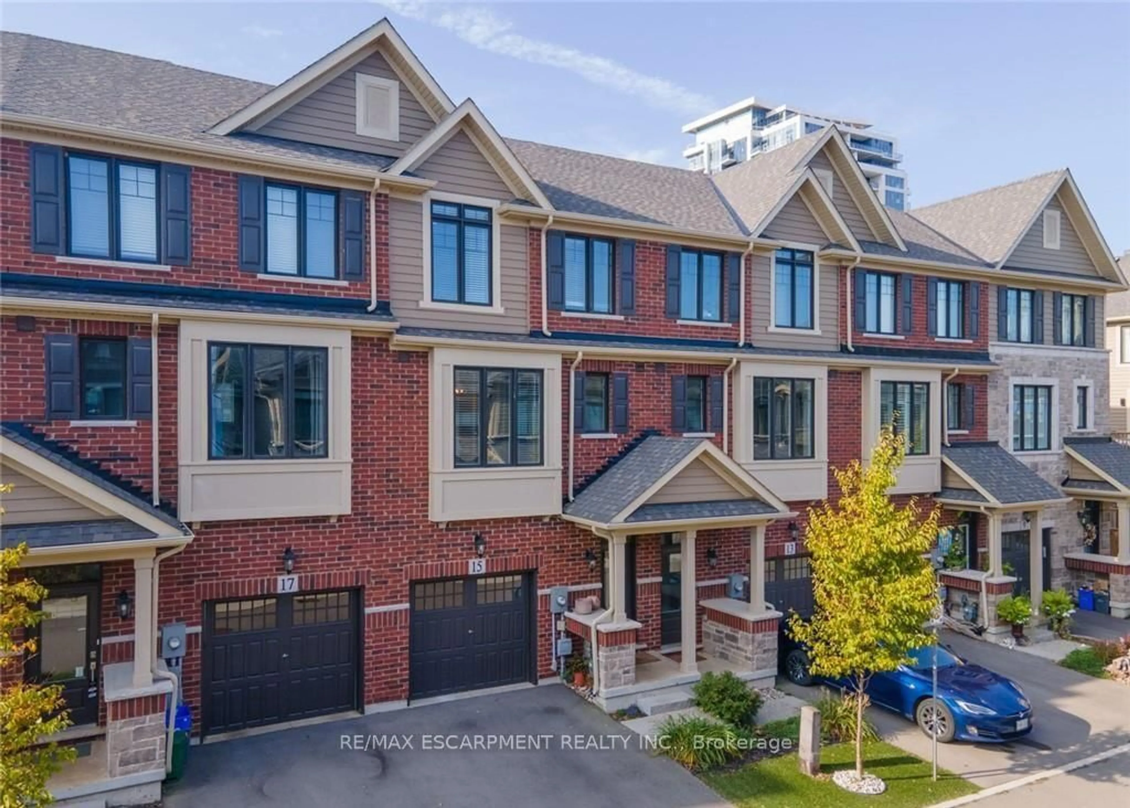 Home with brick exterior material, street for 15 Pierre Trudeau Lane, Grimsby Ontario L3M 0H4