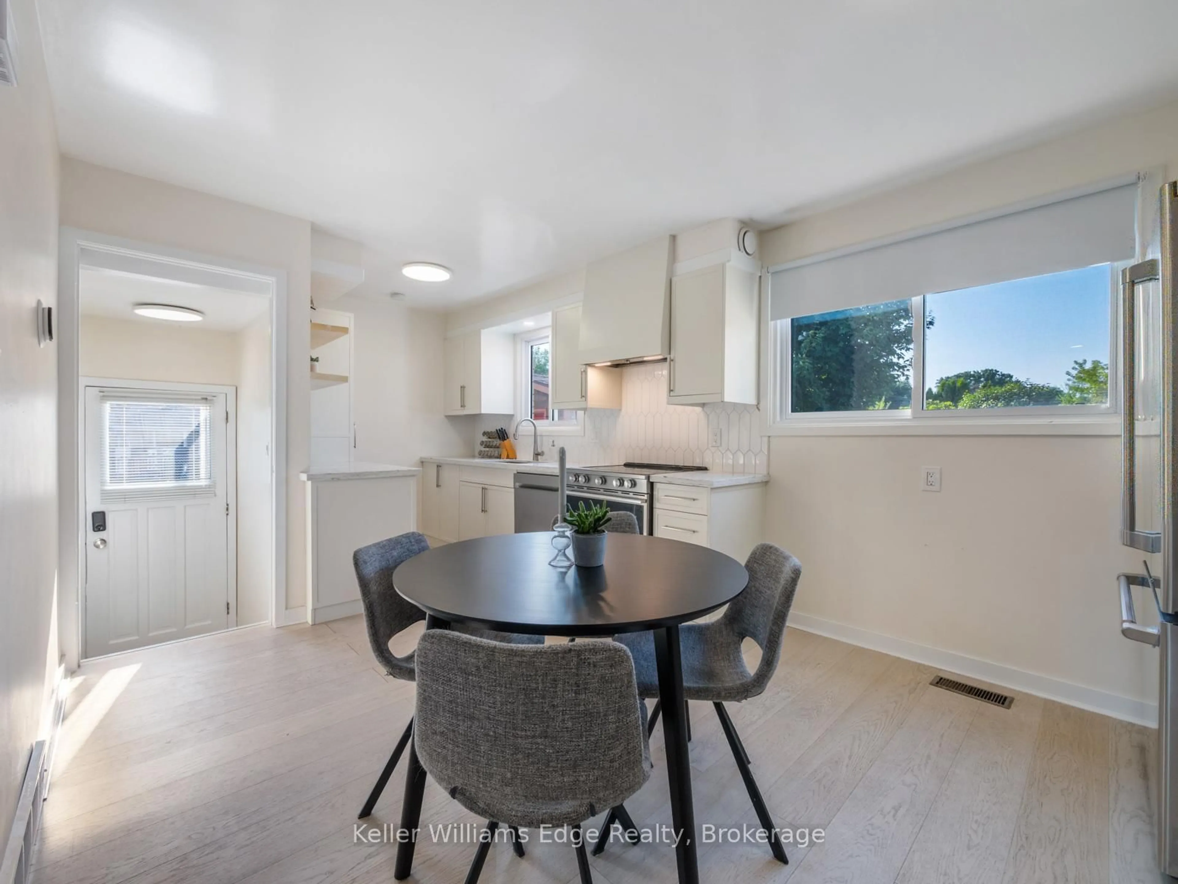 Unknown for 153 Dudhope Ave, Cambridge Ontario N1R 4T9