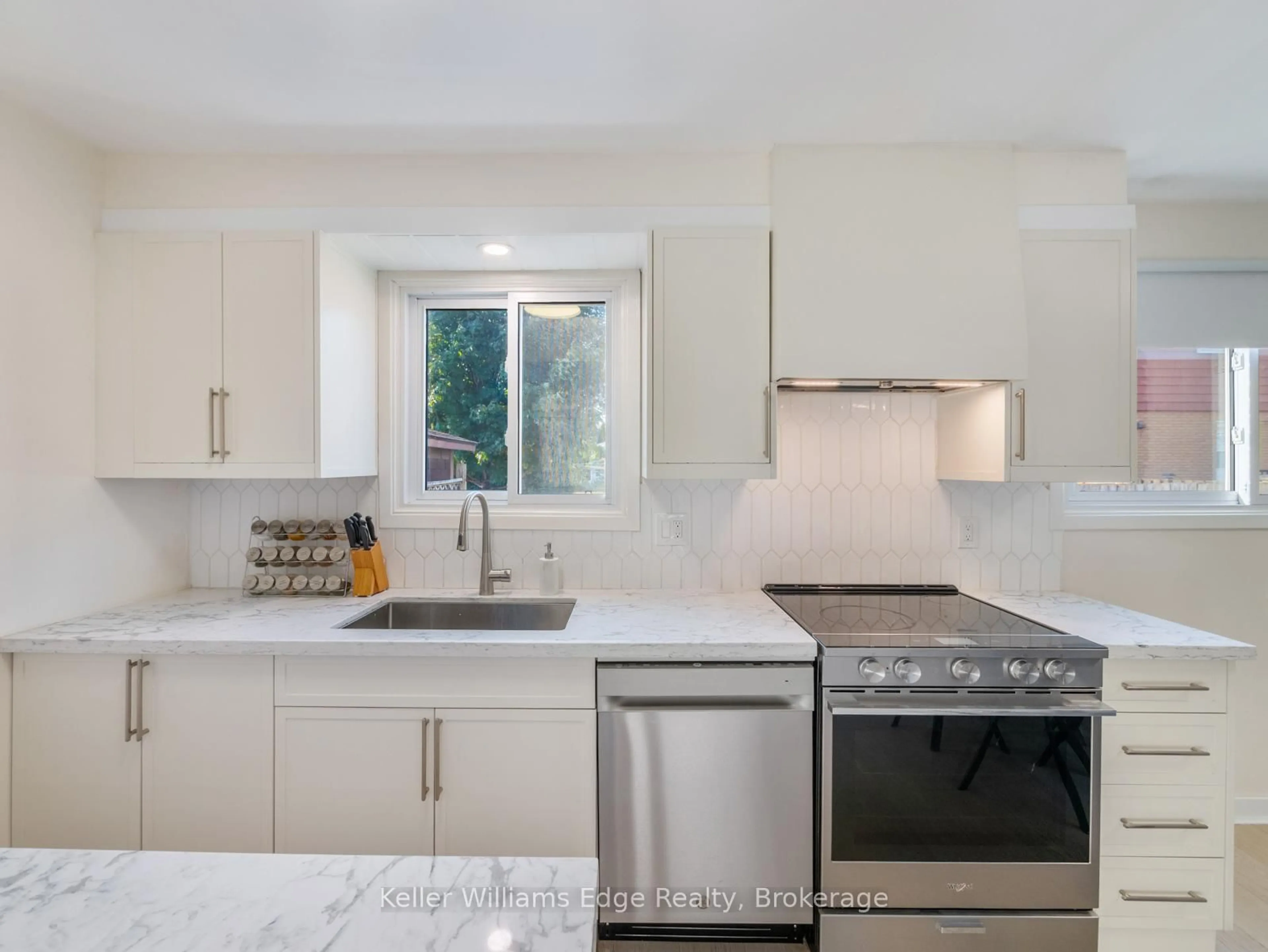 Unknown for 153 Dudhope Ave, Cambridge Ontario N1R 4T9