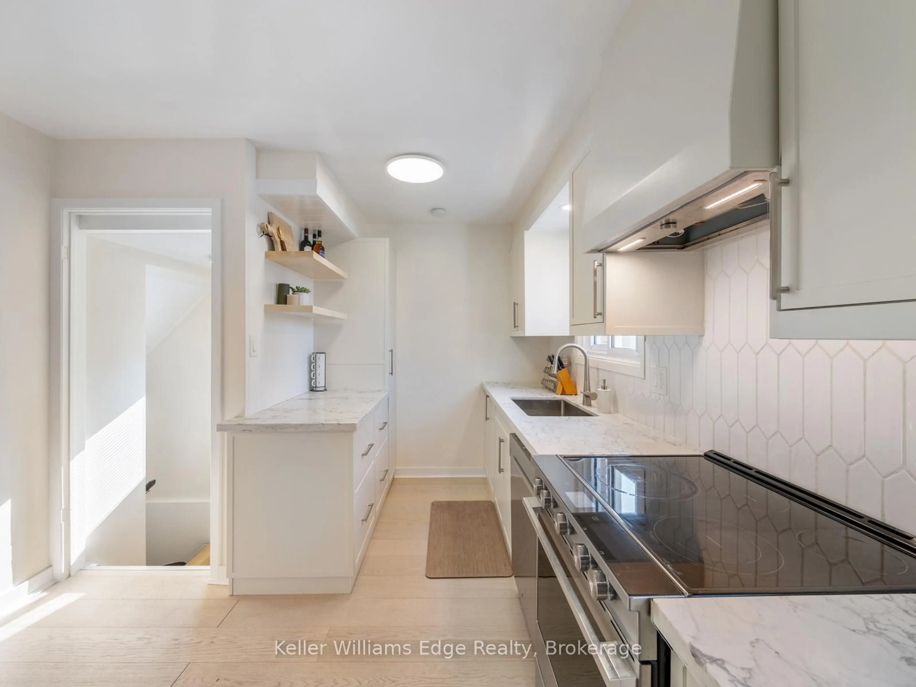 Unknown for 153 Dudhope Ave, Cambridge Ontario N1R 4T9