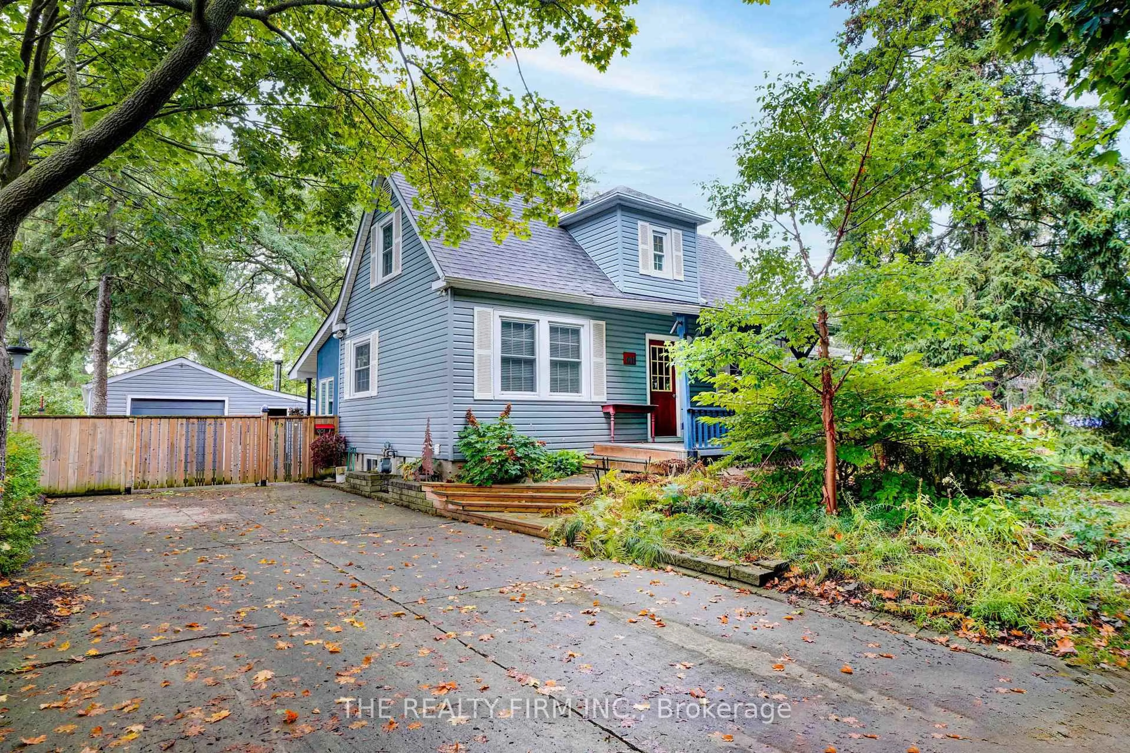 Unknown for 901 Willow Dr, London South Ontario N6E 1P2
