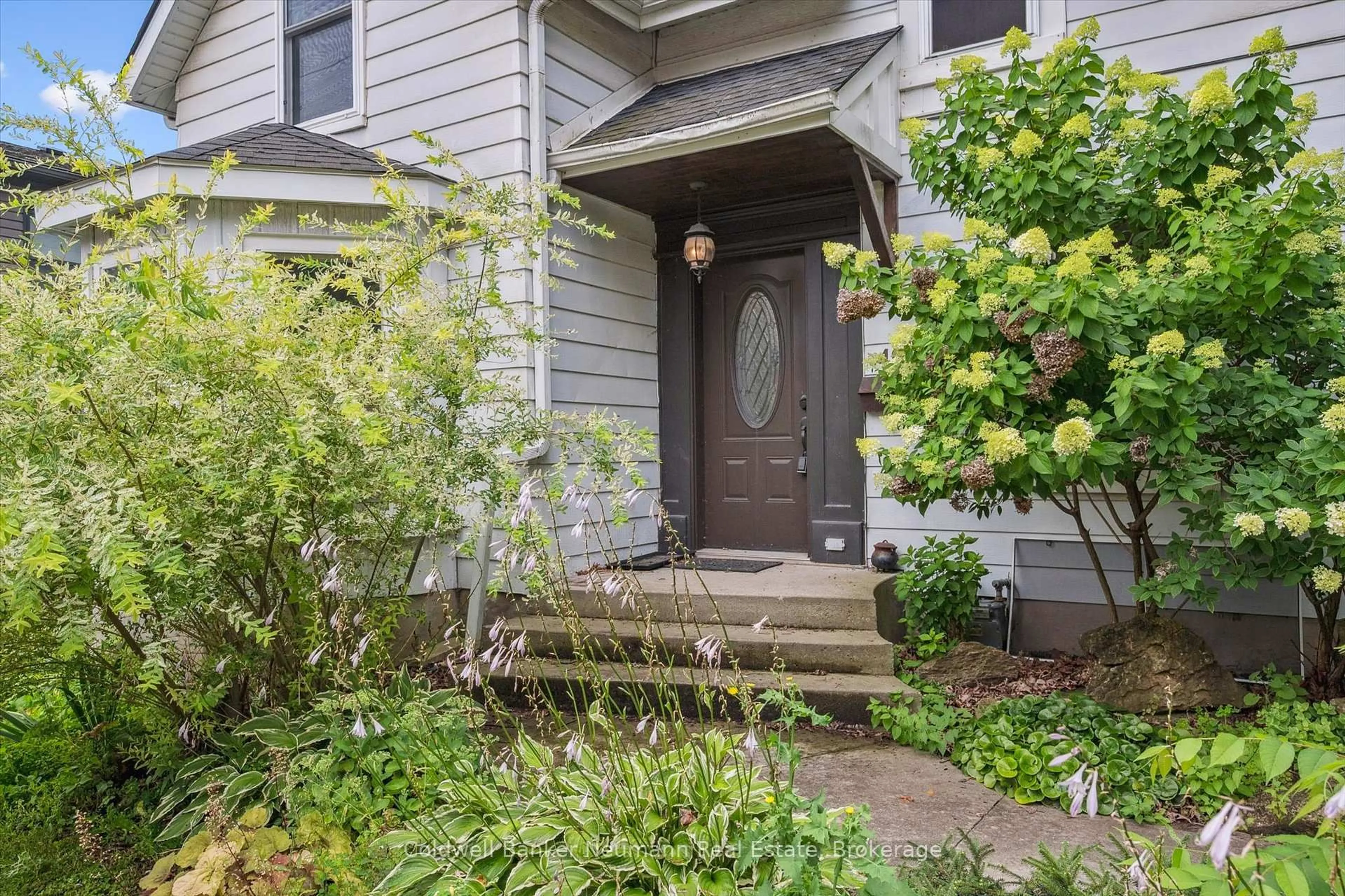 Indoor entryway for 49 Dublin St, Guelph Ontario N1H 4M1