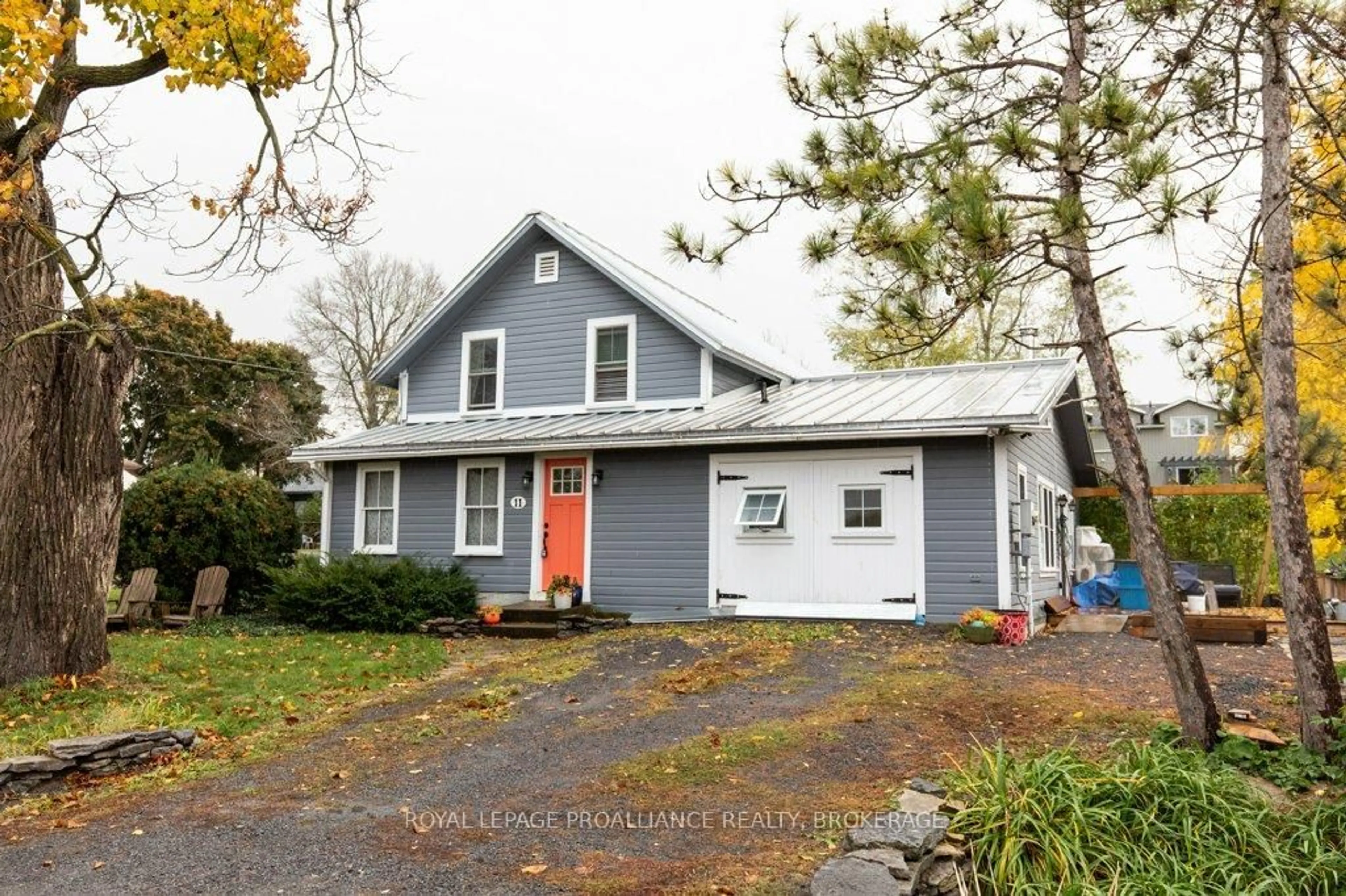 Unknown for 11 Eliza St, Wolfe Island Ontario K0H 2Y0