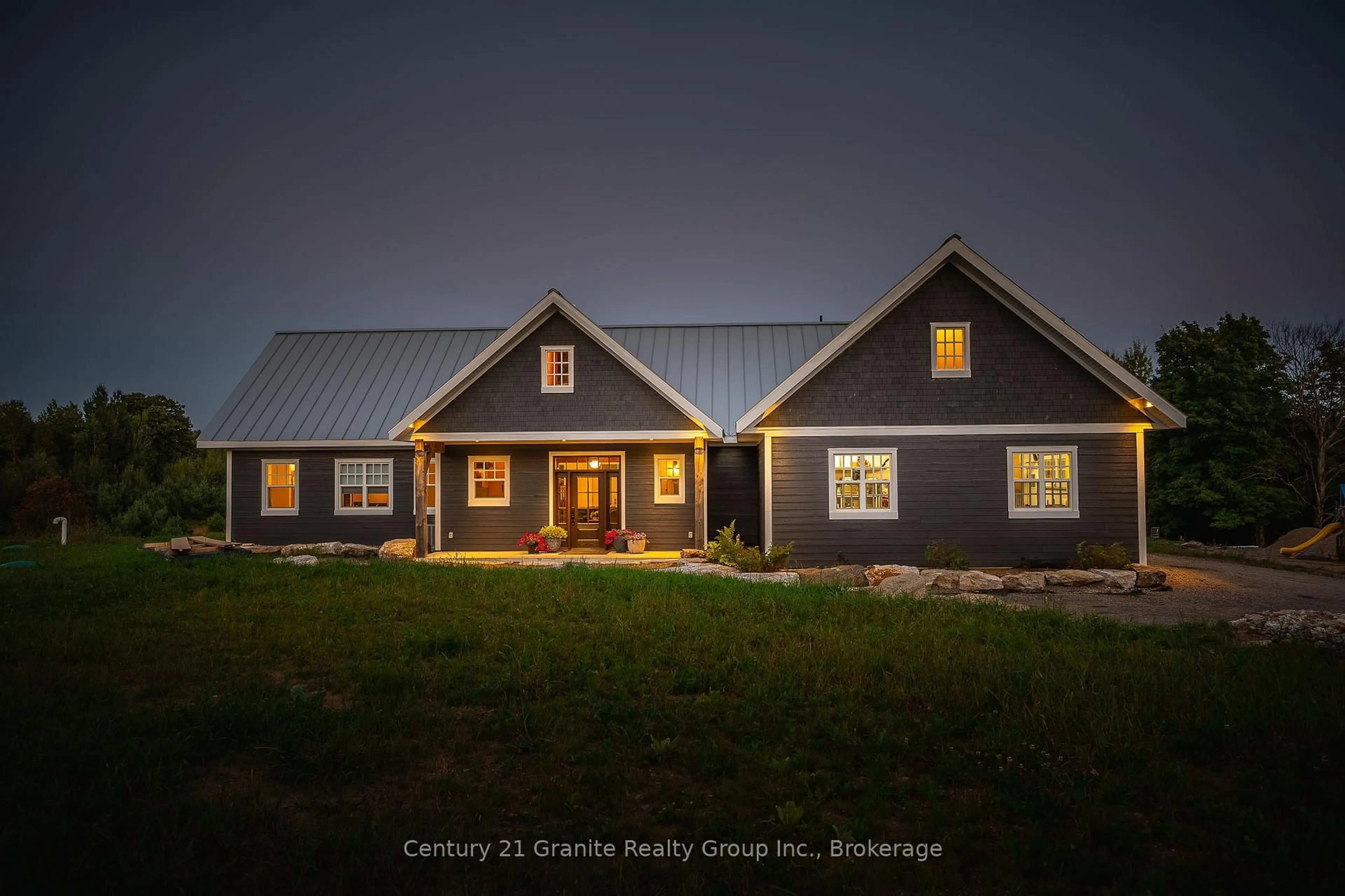 Home with vinyl exterior material, building for 2194 UNICORN Rd, Dysart et al Ontario K0M 1S0