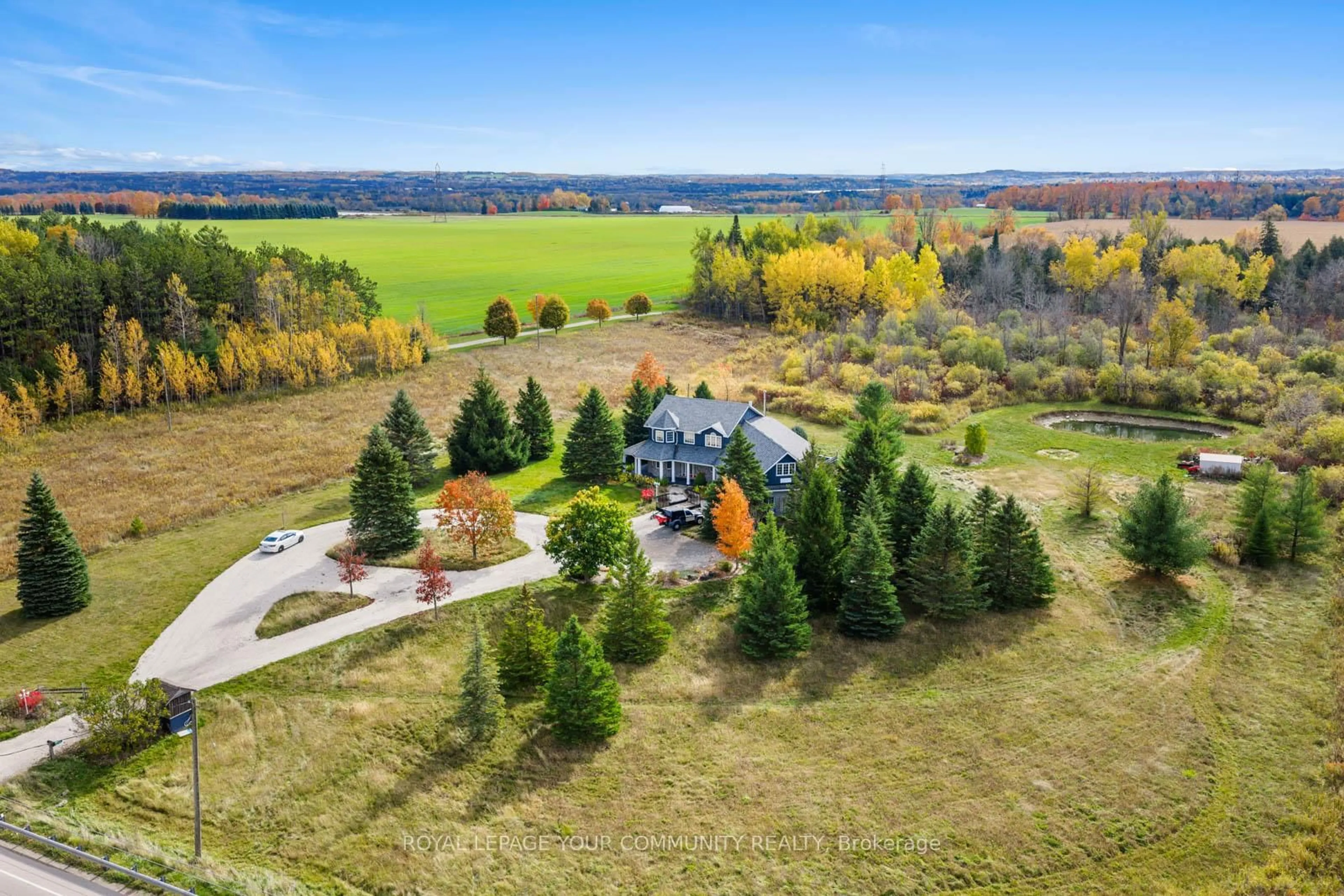A pic from outside/outdoor area/front of a property/back of a property/a pic from drone, unknown for 286194 county Rd, Mono Ontario L9W 6P6