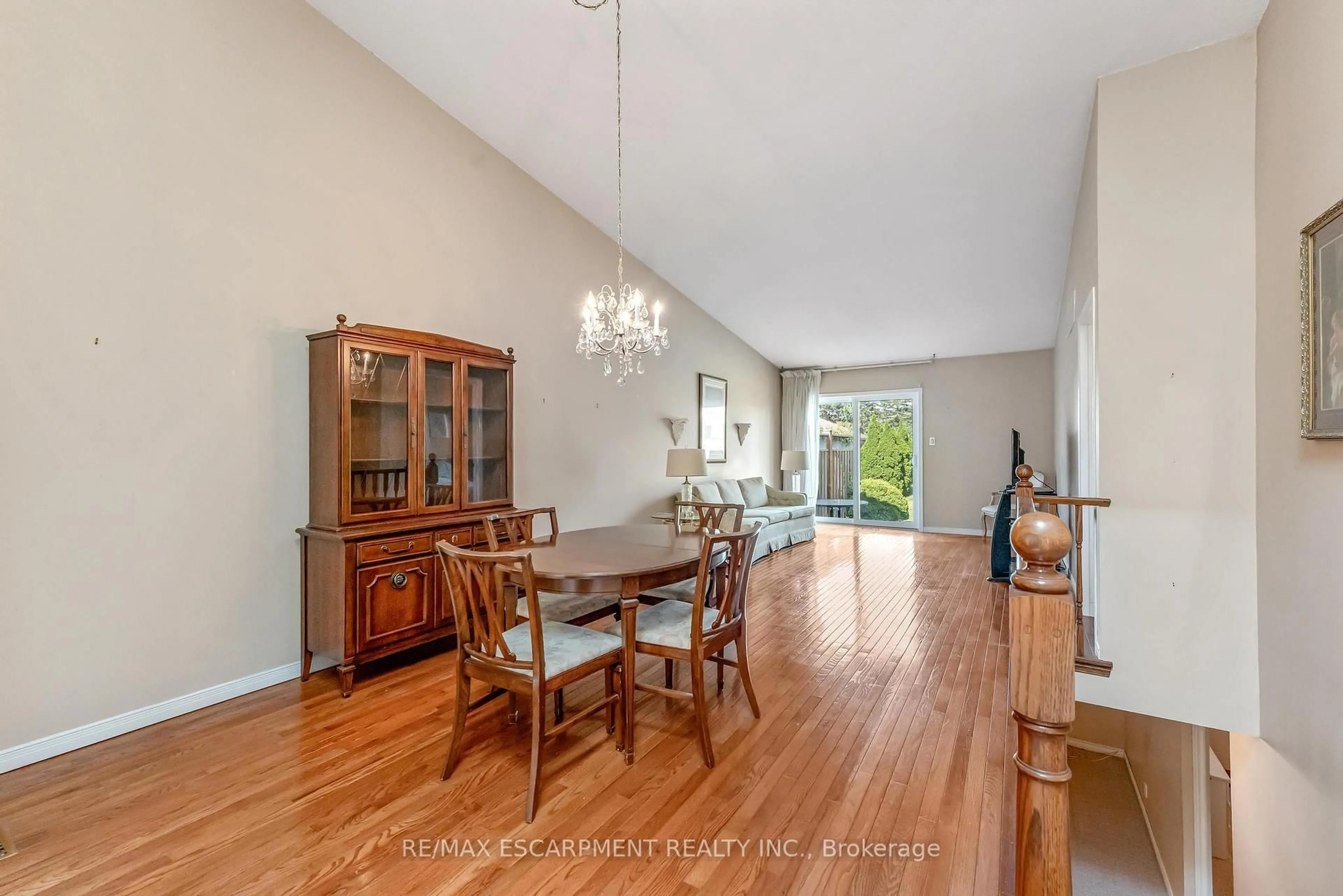 Dining room, wood/laminate floor for 25 Kitty Murray Lane #17, Hamilton Ontario L9K 1L3