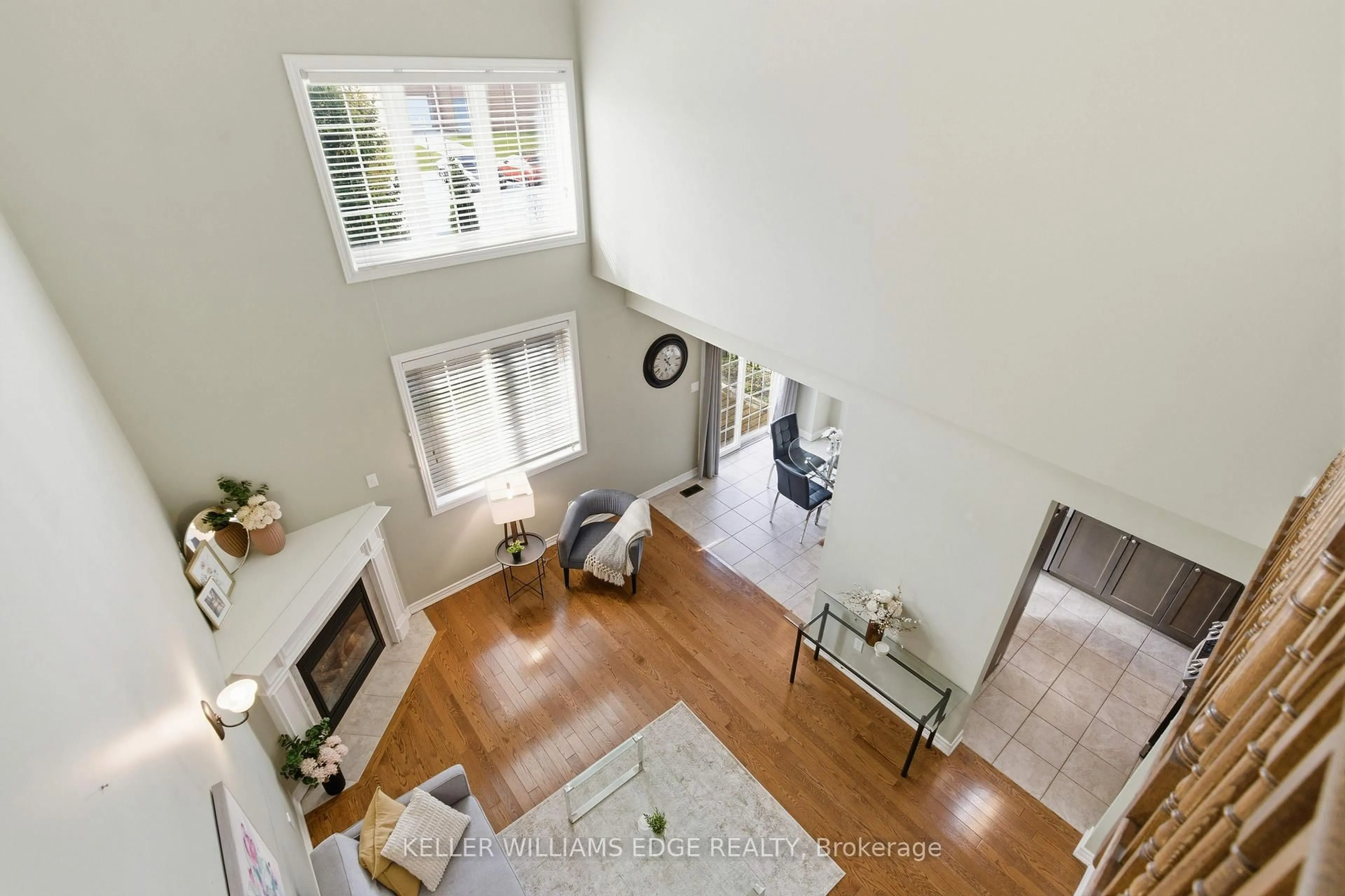 Indoor foyer for 62 Browview Dr, Hamilton Ontario L1B 1L9