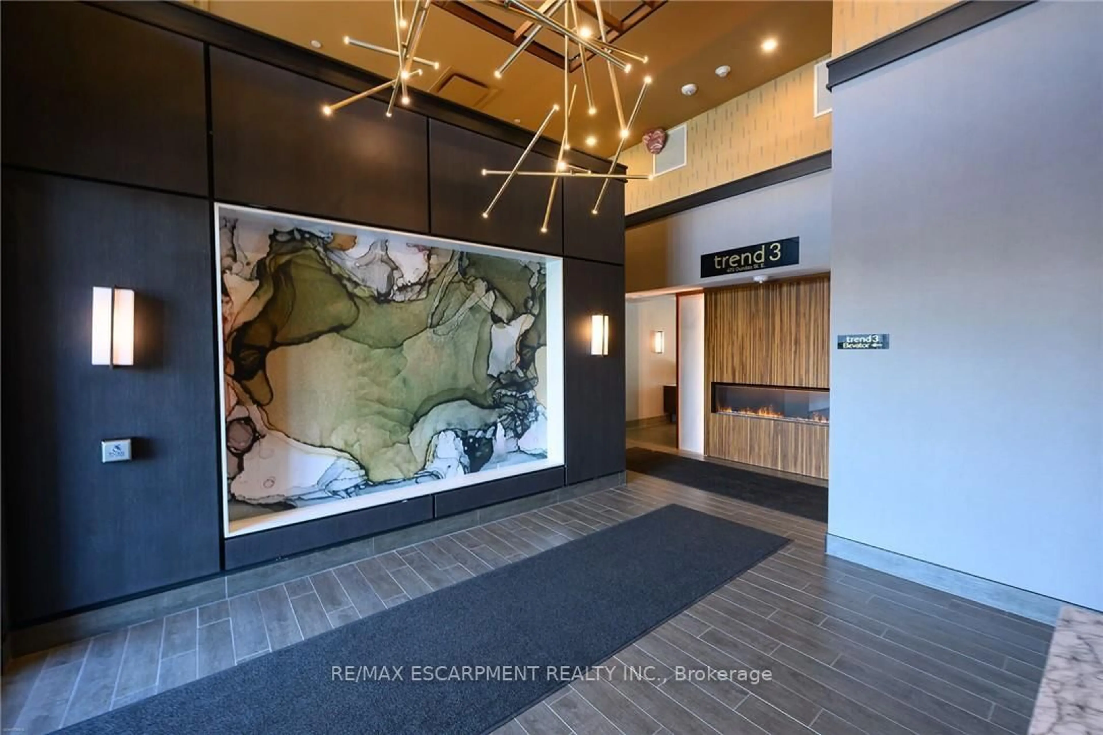 Indoor foyer for 470 Dundas St #416, Hamilton Ontario L8B 2A6