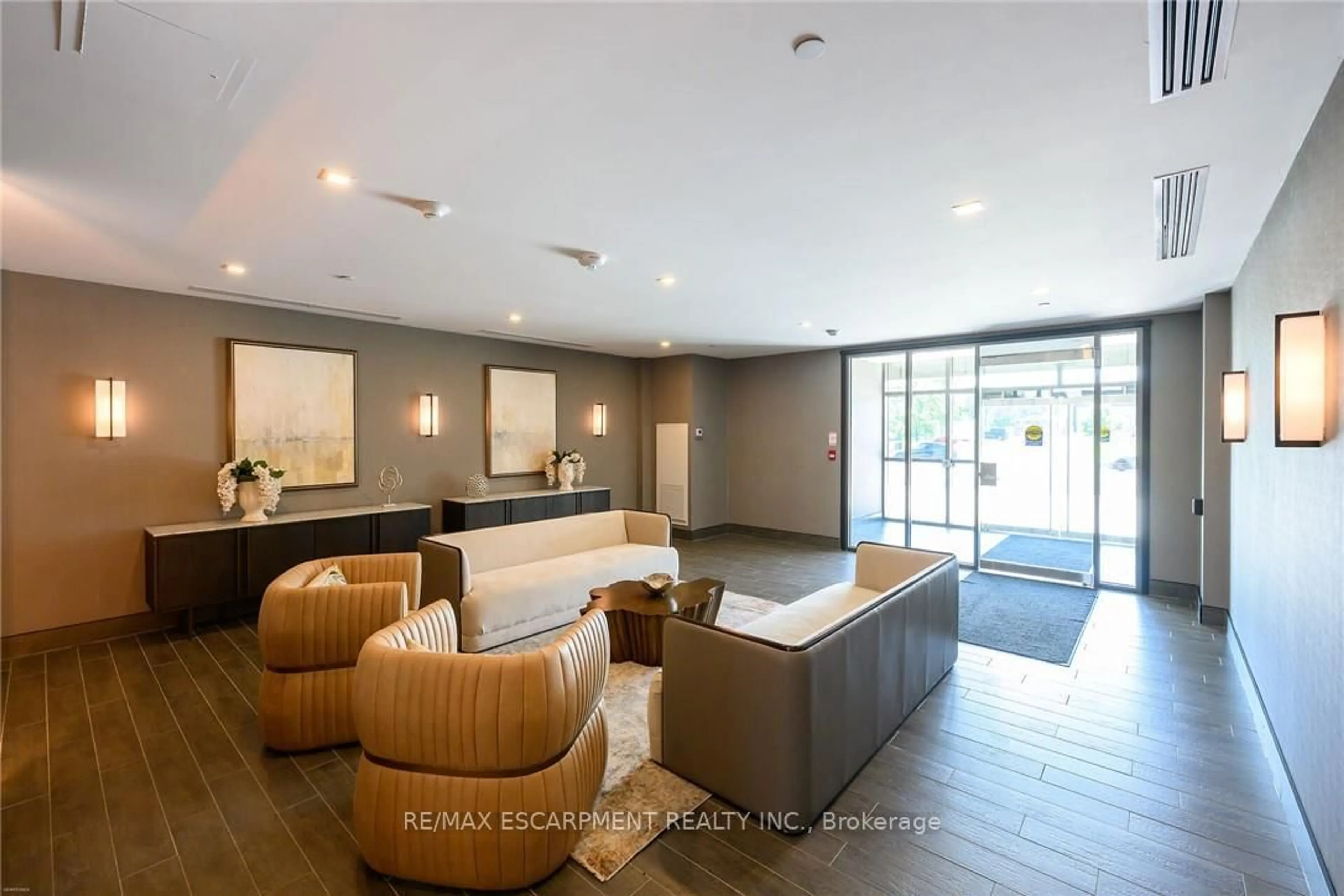 Lobby for 470 Dundas St #416, Hamilton Ontario L8B 2A6