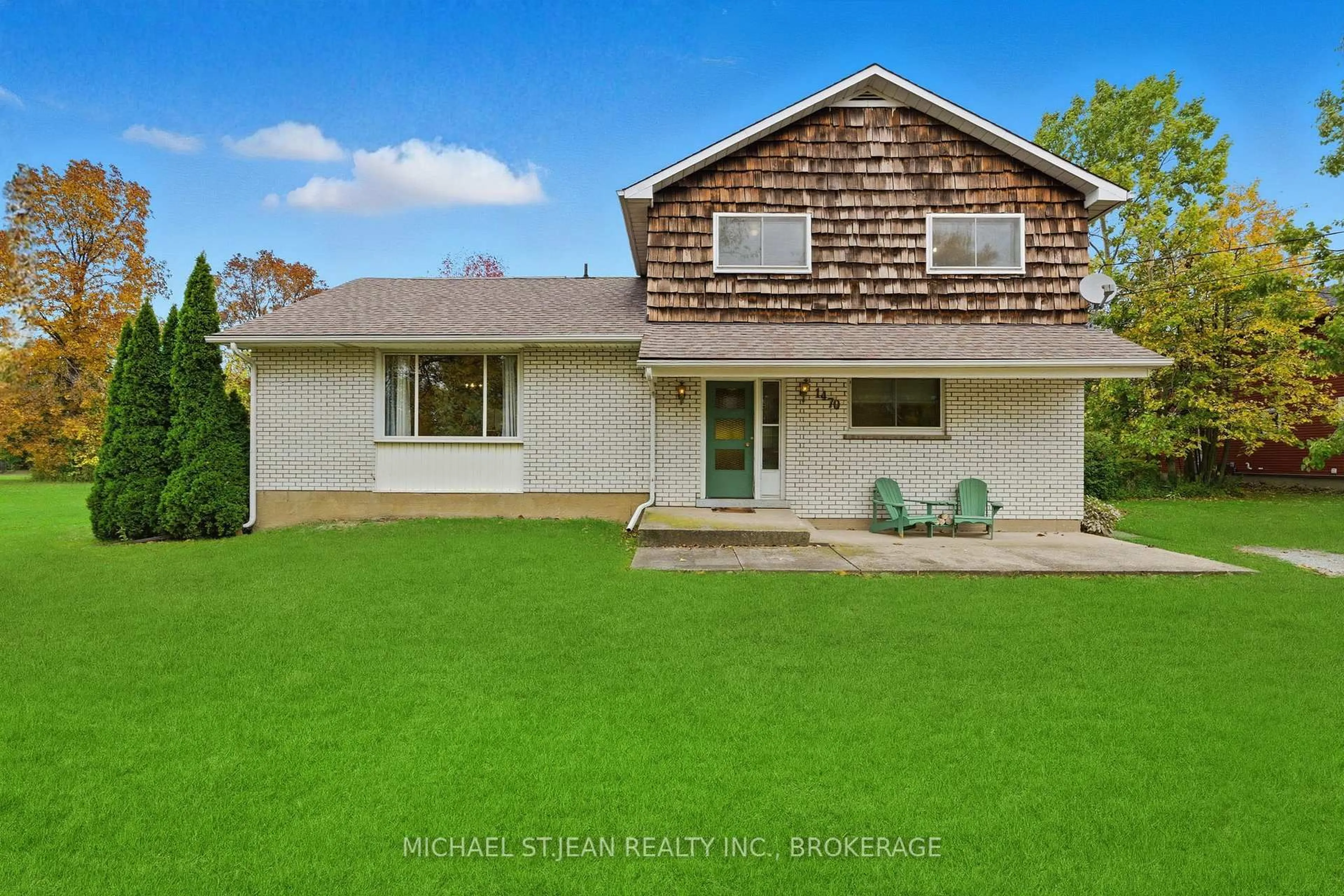 A pic from outside/outdoor area/front of a property/back of a property/a pic from drone, unknown for 1470 Barron Rd, Thorold Ontario L0S 1A0
