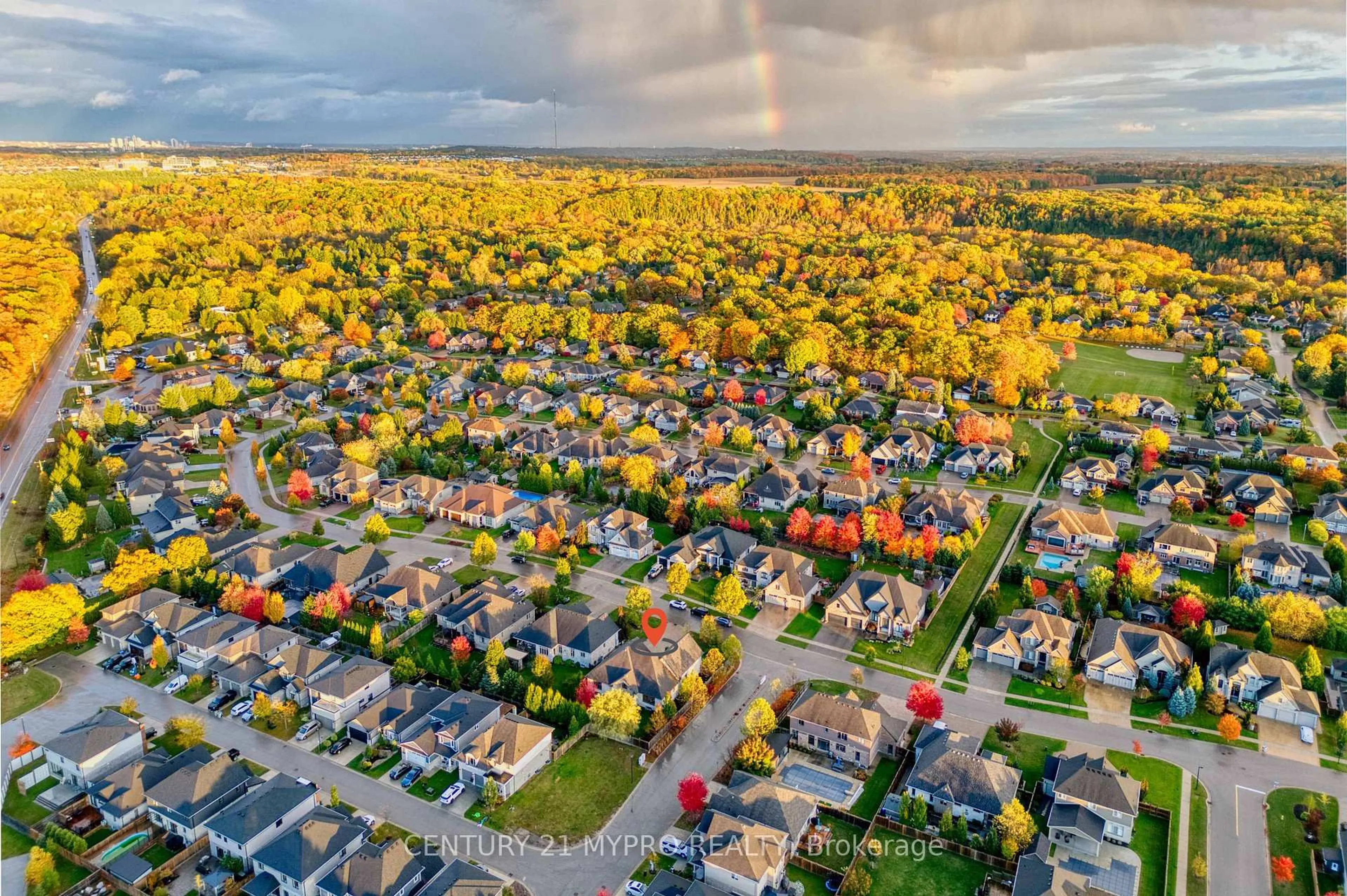 A pic from outside/outdoor area/front of a property/back of a property/a pic from drone, street for 39 Earlscourt Terr, Middlesex Centre Ontario N0L 1R0